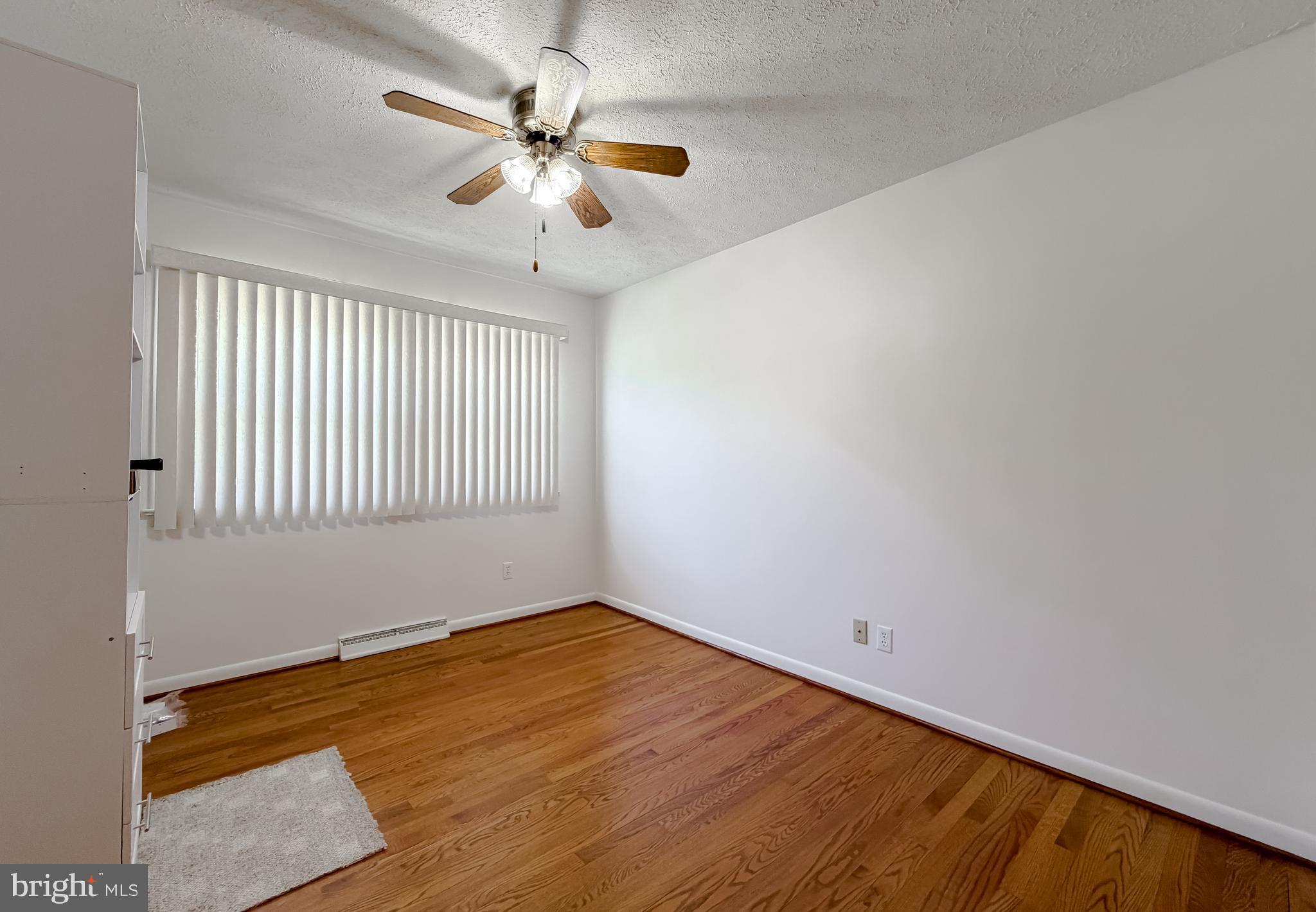 N HOLLYWOOD - Residential