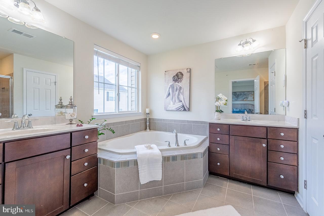 EAST GATE 3 CONDOMINIUM - Residential