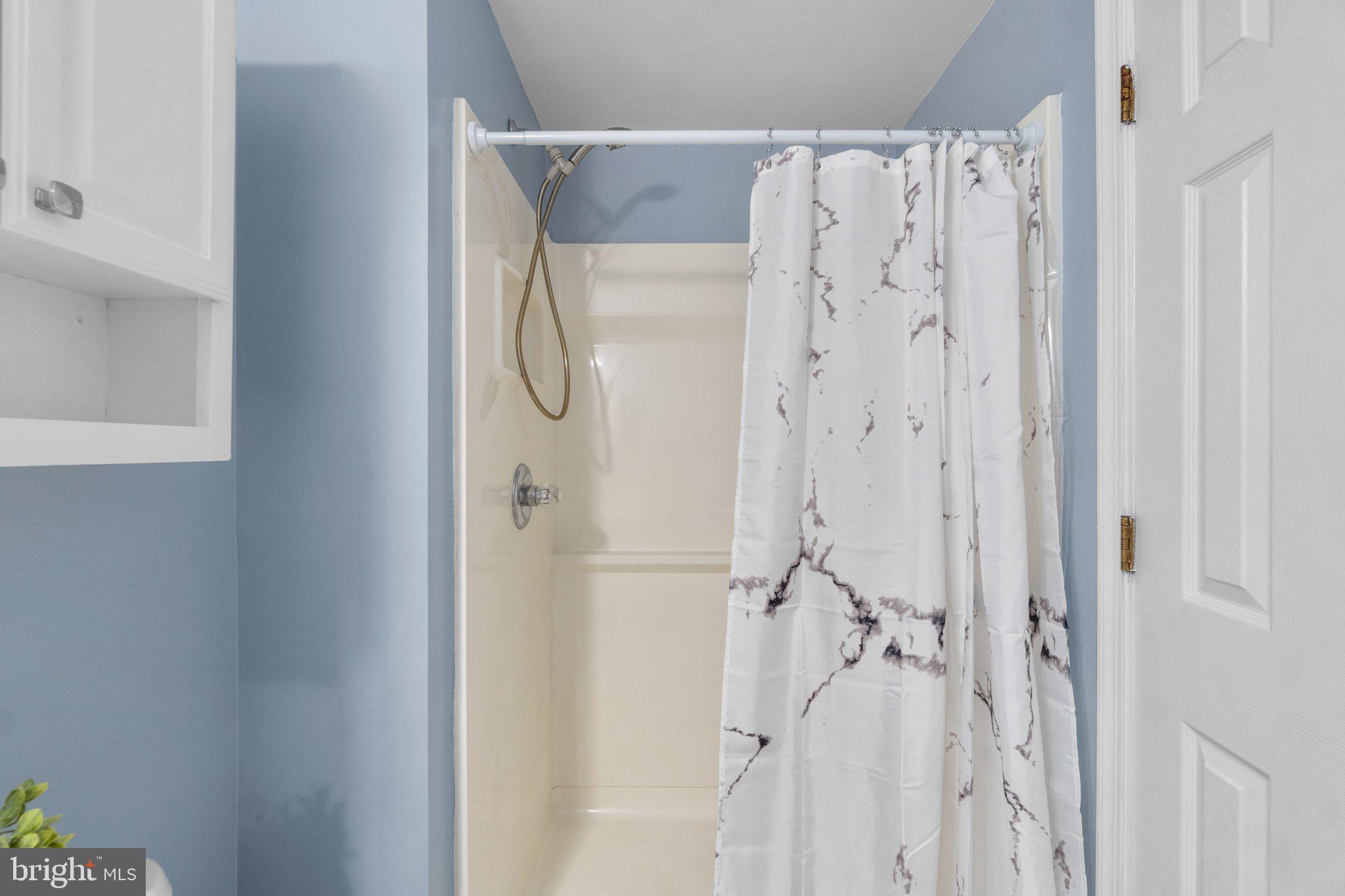 WINDSOR  MILL - Residential