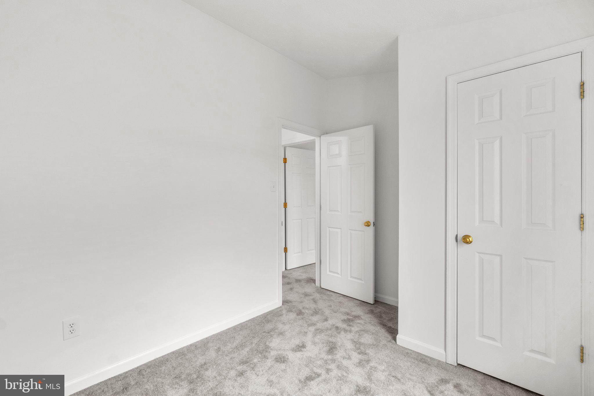 WINDSOR  MILL - Residential