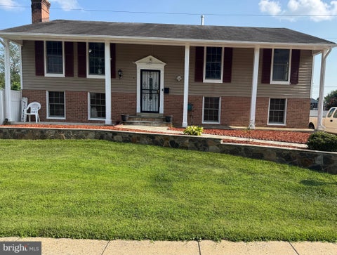 Photo of 9716 Copeland Drive, MANASSAS, VA 20109 (MLS # VAPW2127708)
