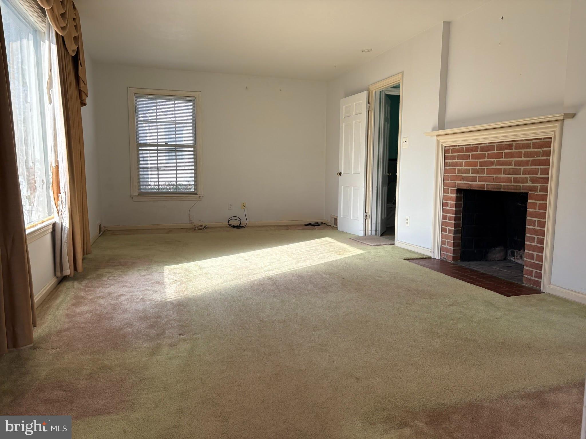 GLENBROOK KNOLLS - Residential