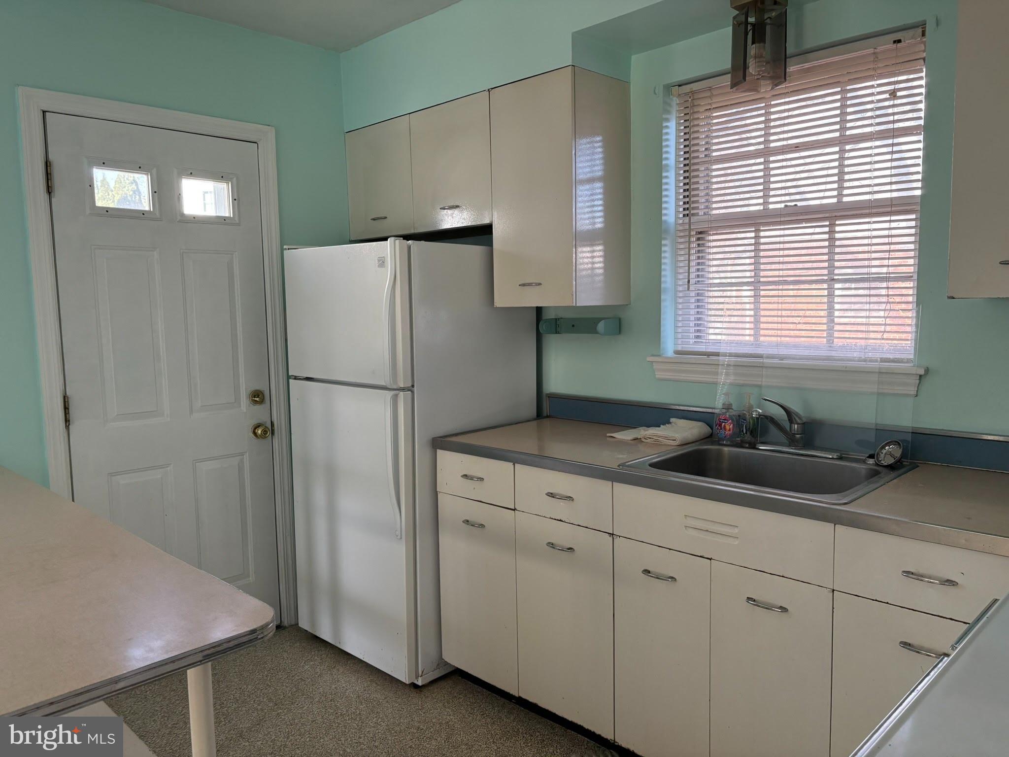 GLENBROOK KNOLLS - Residential