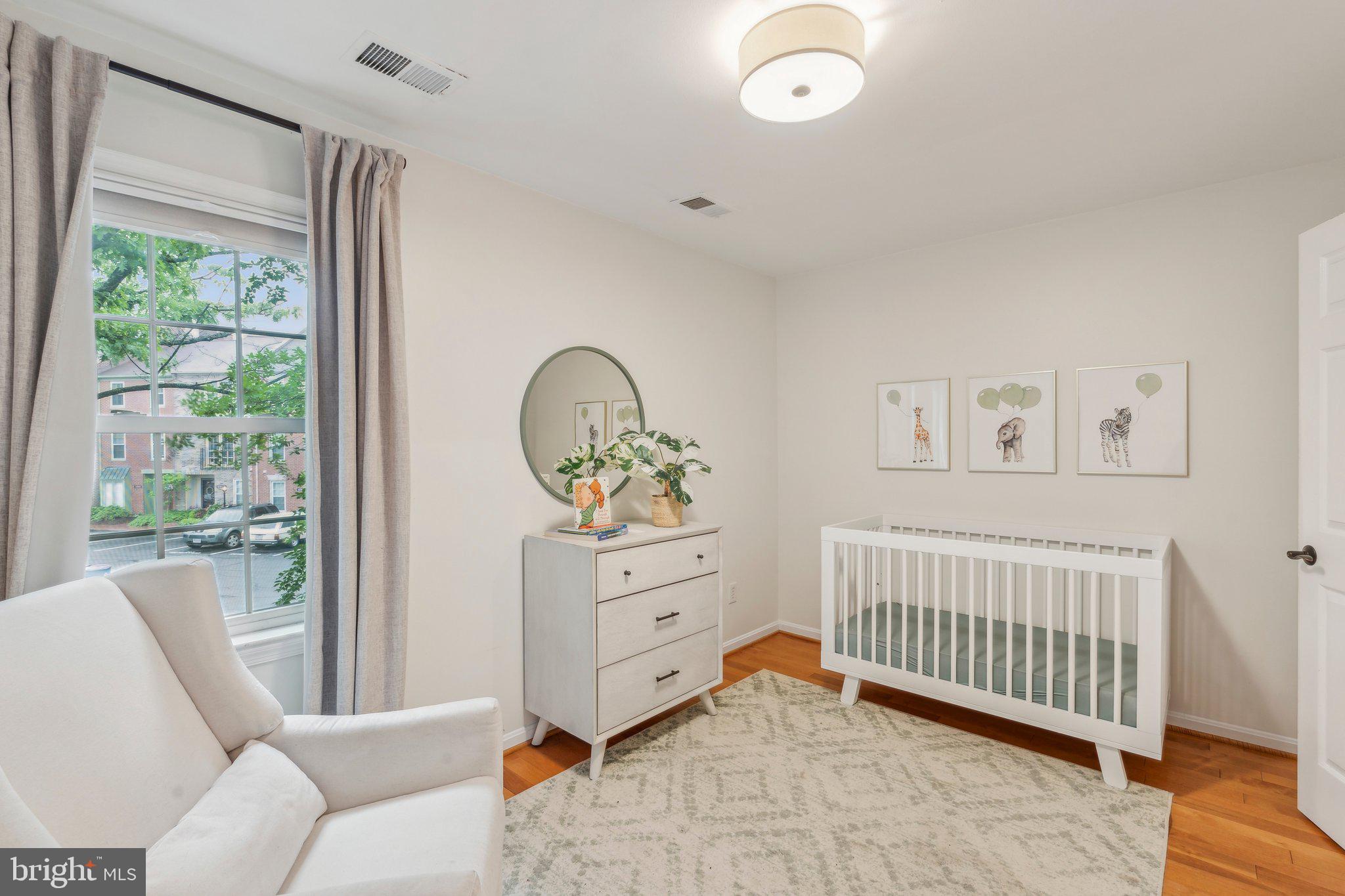 LAUREL MEWS - Residential