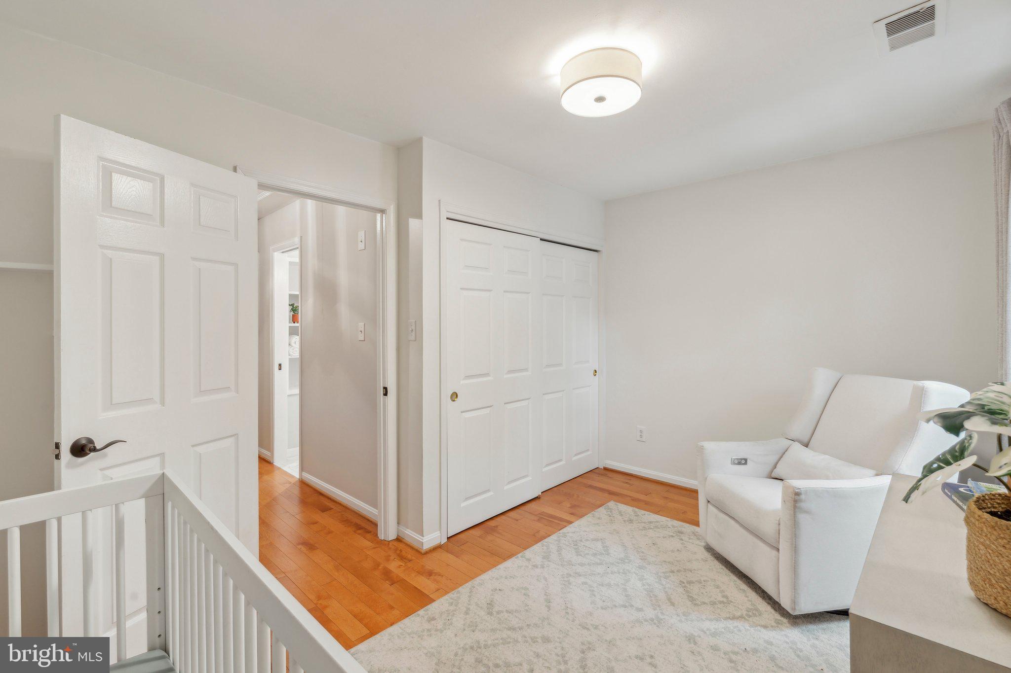 LAUREL MEWS - Residential