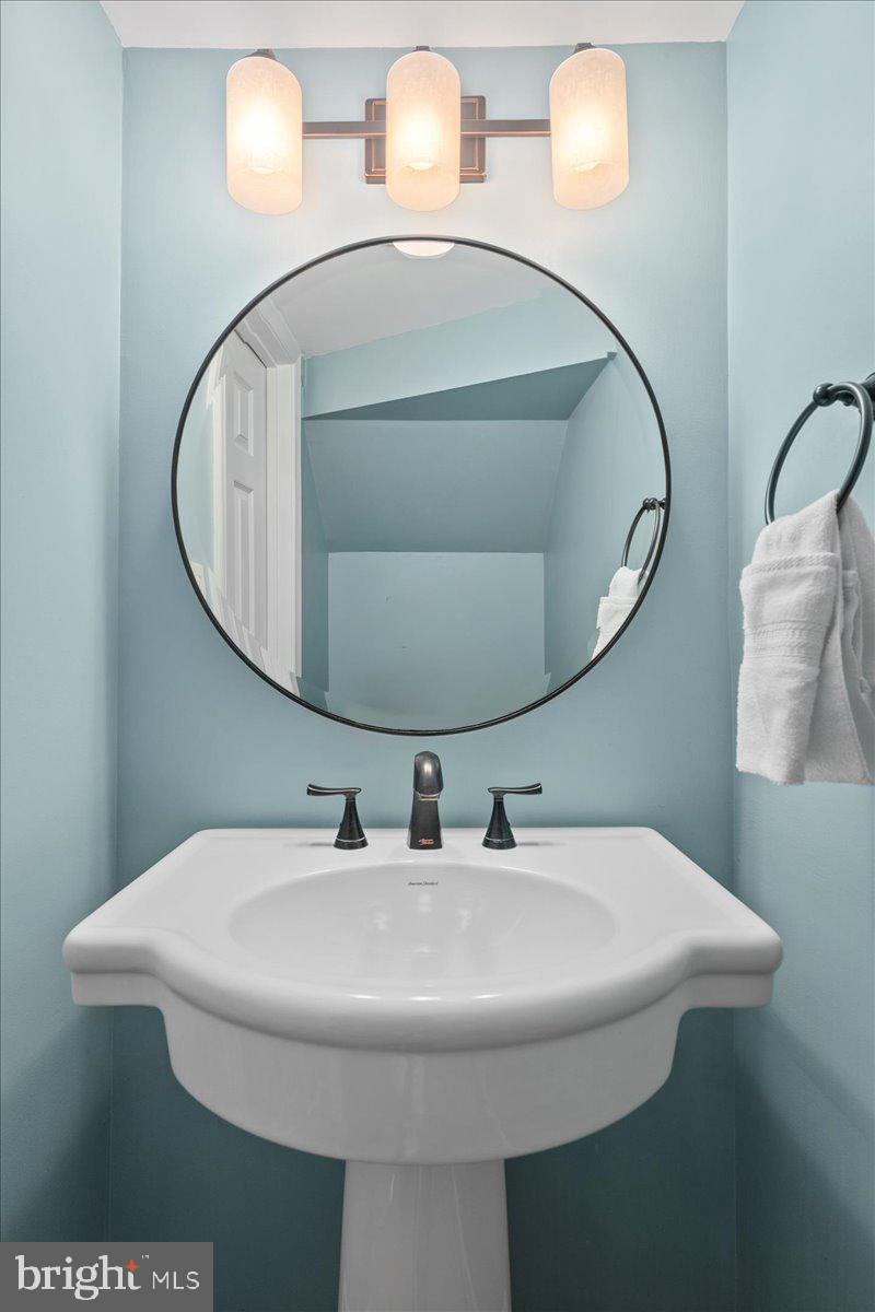 LAUREL MEWS - Residential