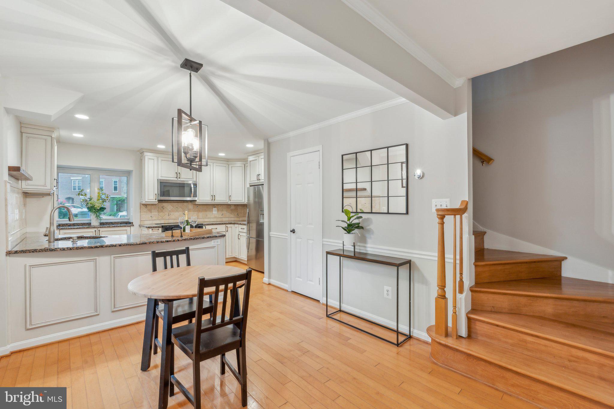 LAUREL MEWS - Residential