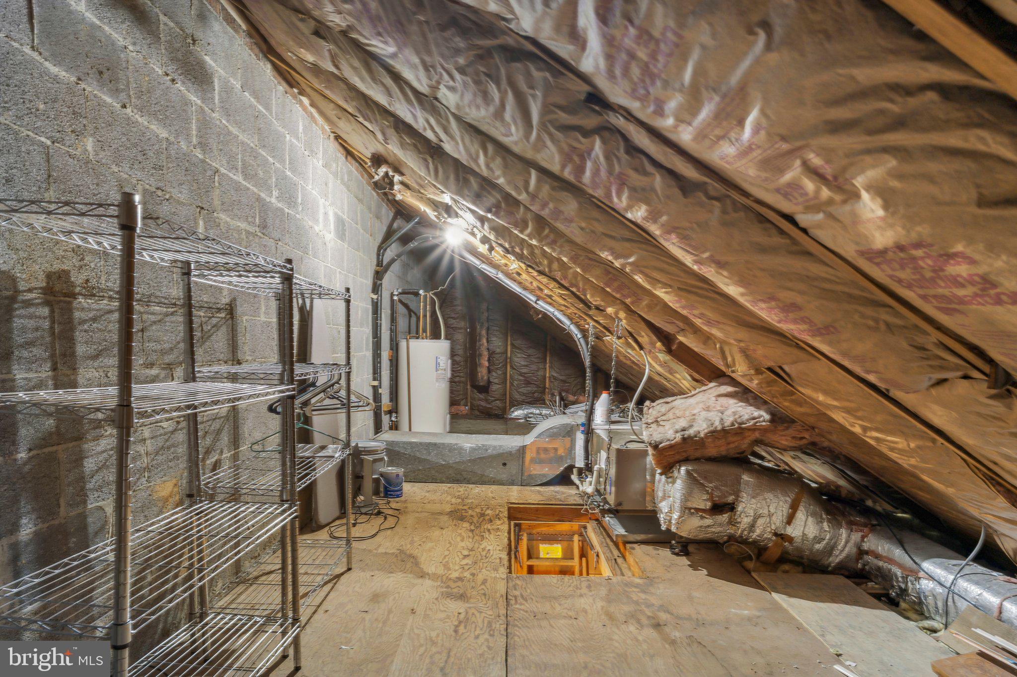 LAUREL MEWS - Residential