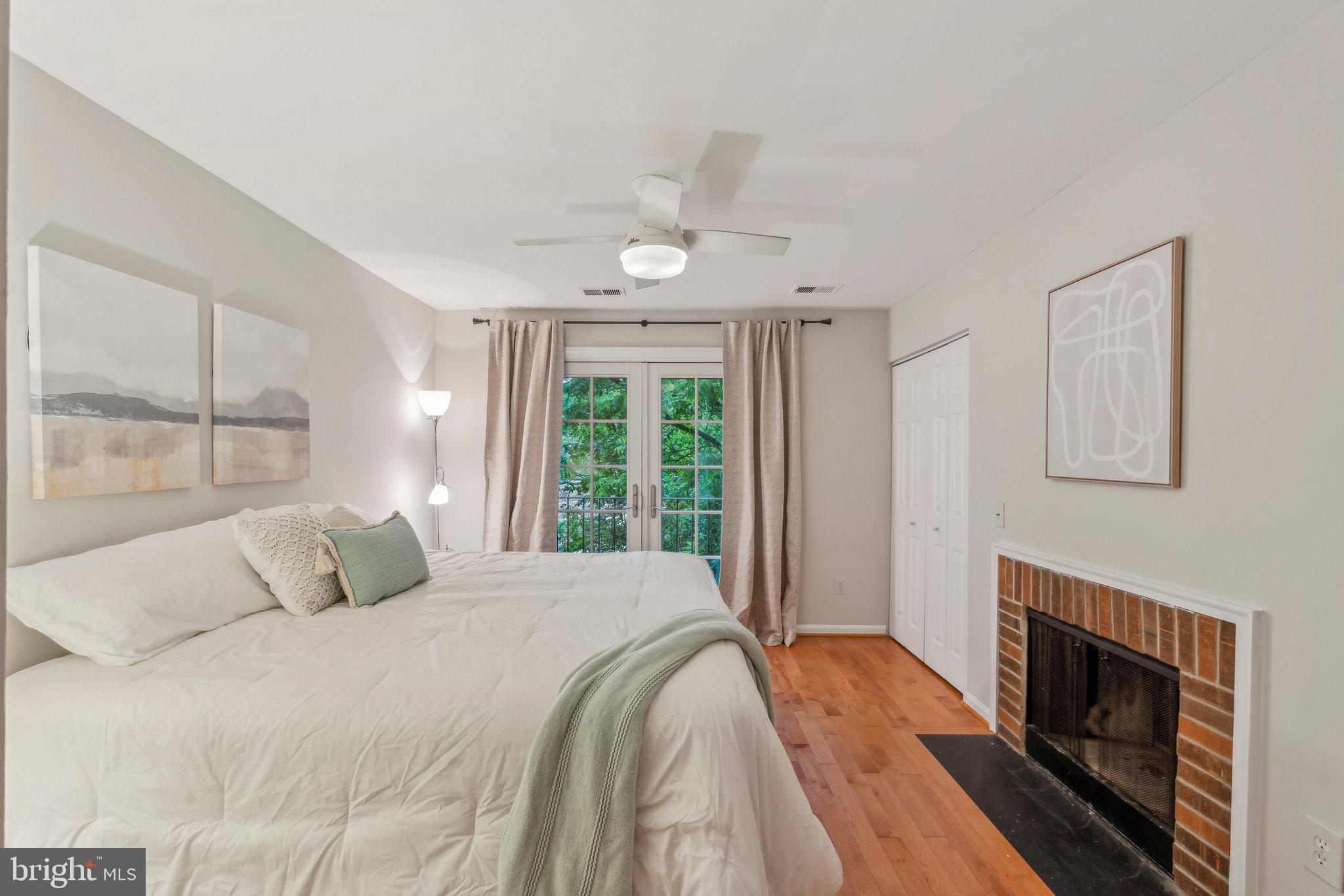 LAUREL MEWS - Residential