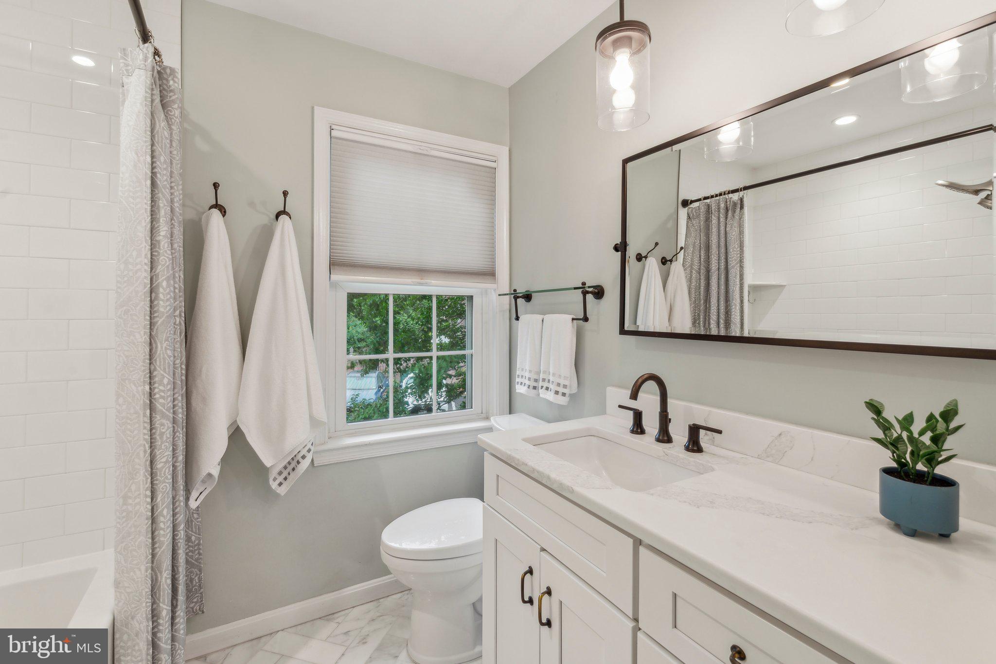 LAUREL MEWS - Residential