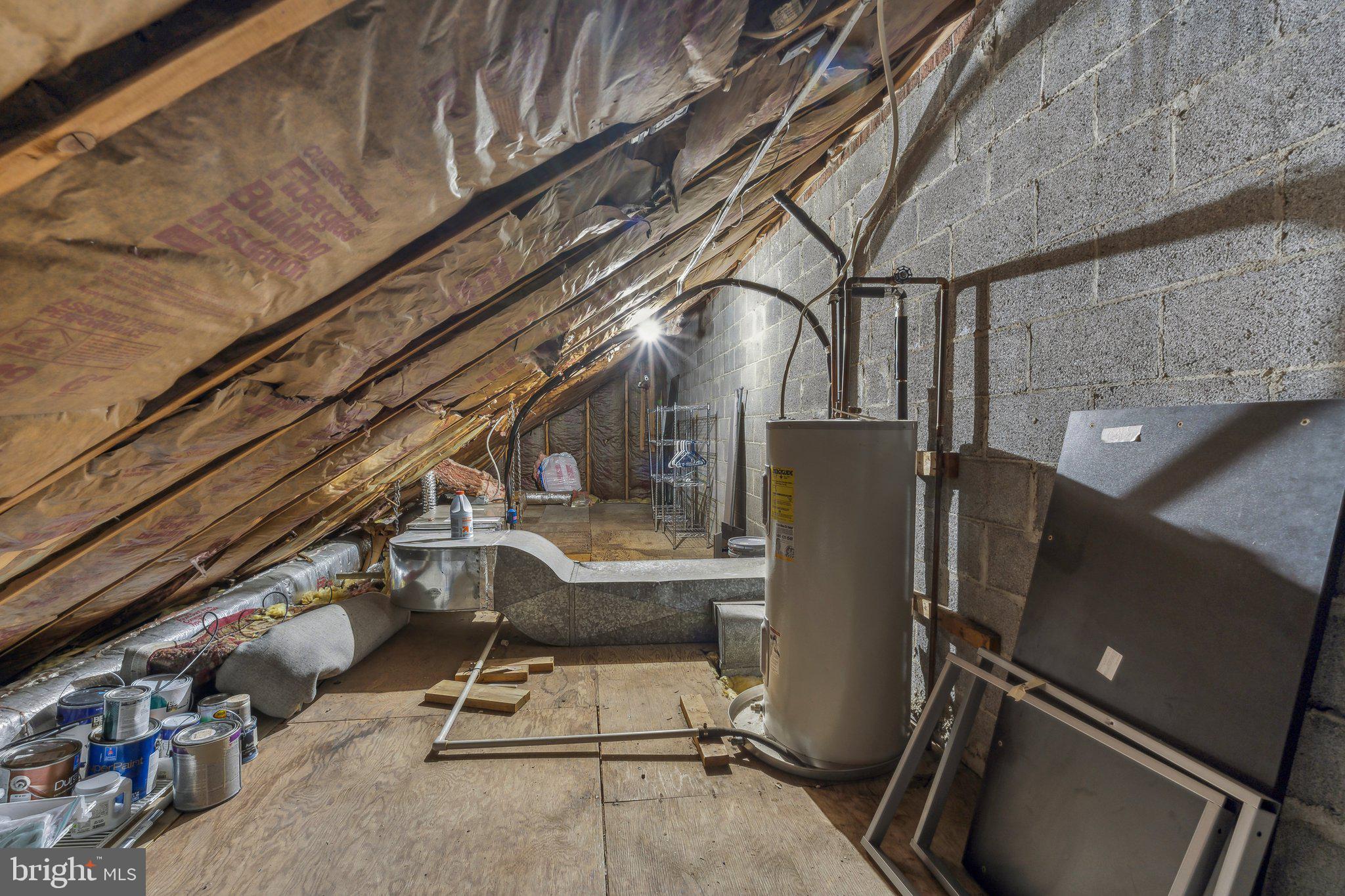 LAUREL MEWS - Residential