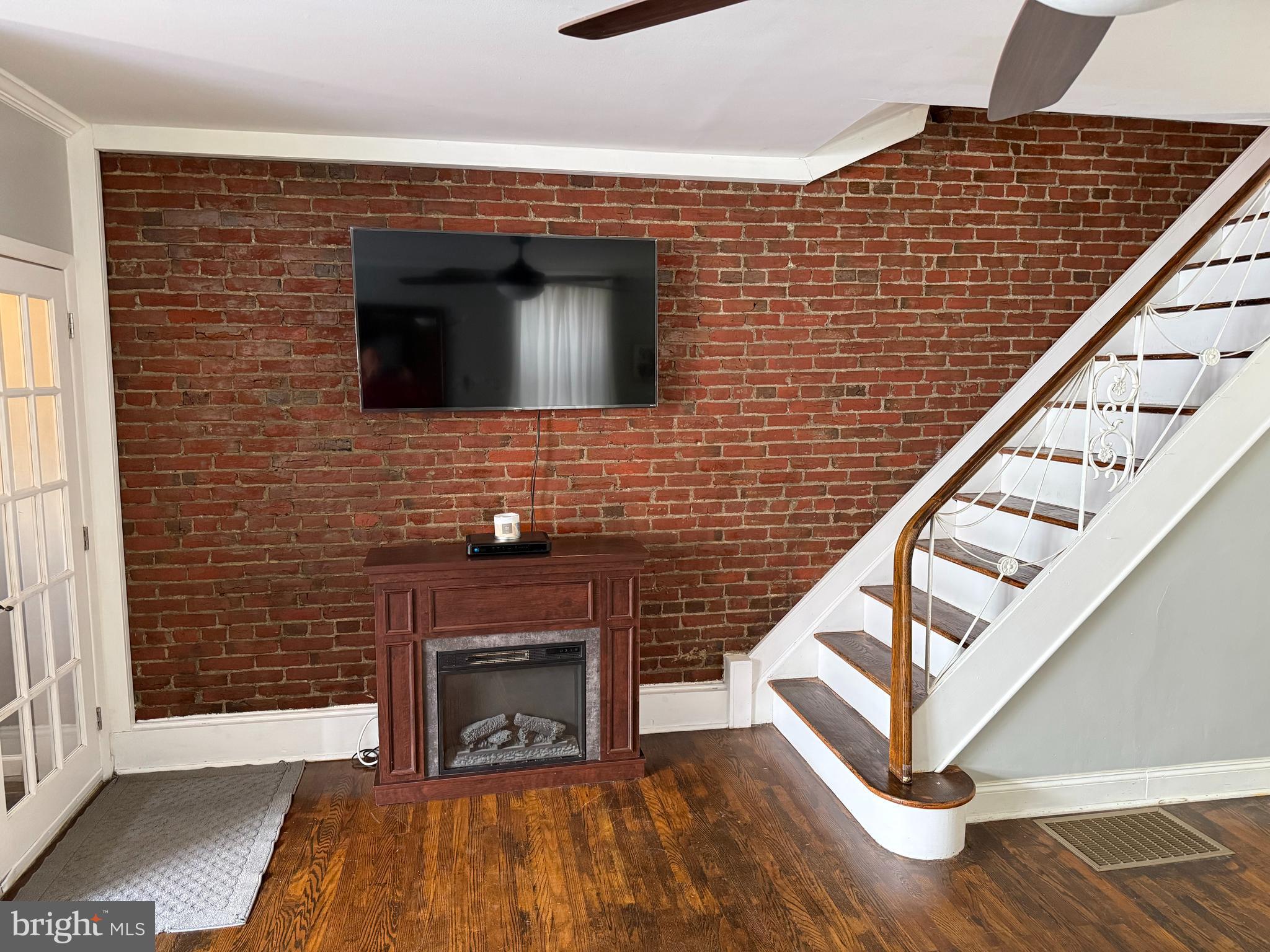 BRIDESBURG - Residential