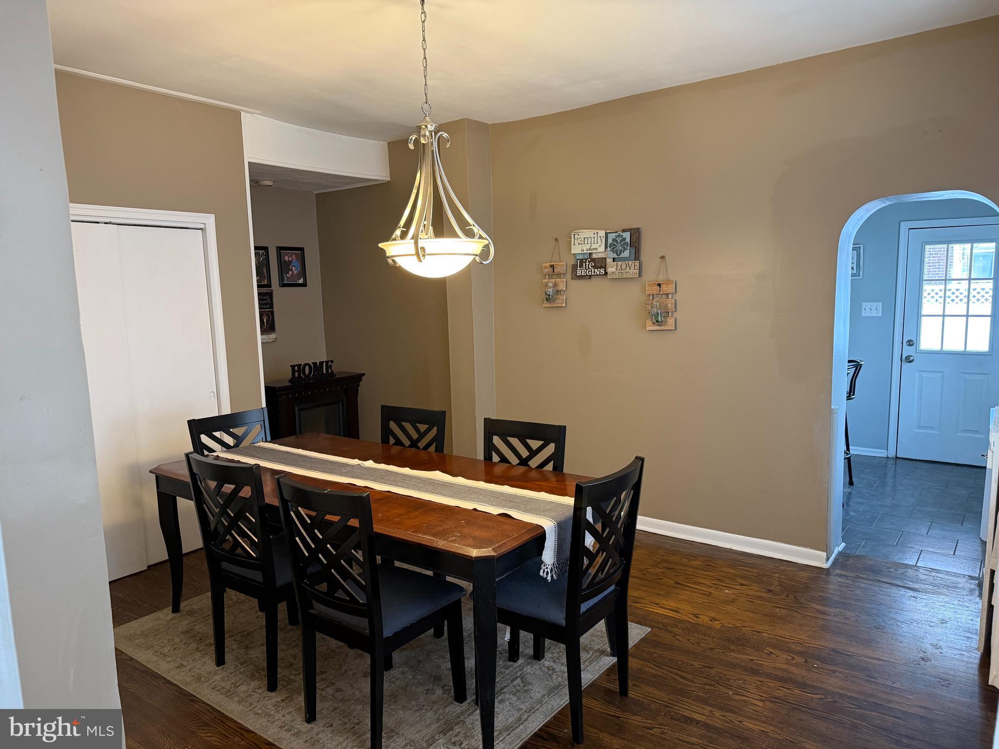 BRIDESBURG - Residential