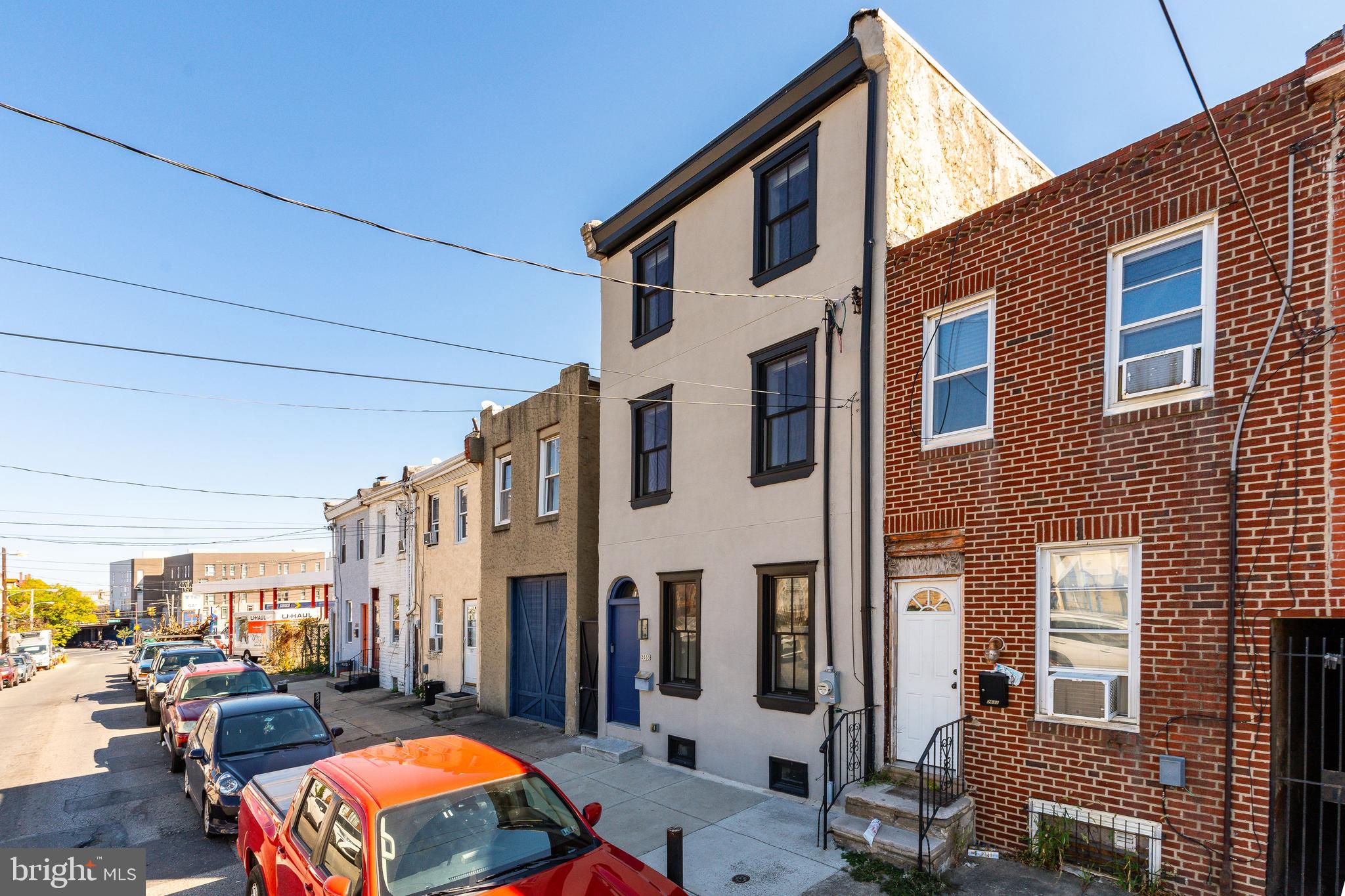 EAST KENSINGTON - Residential