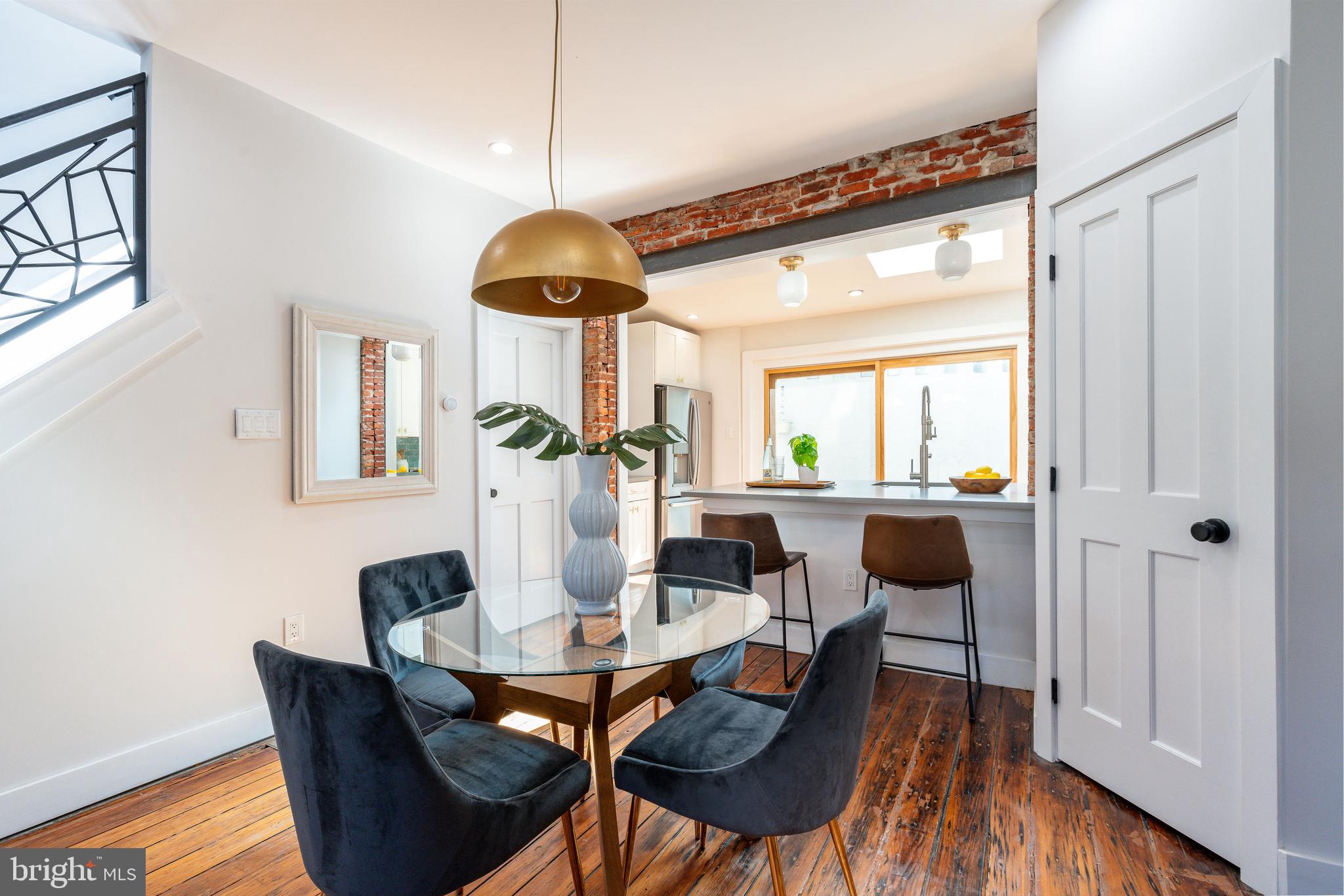 EAST KENSINGTON - Residential