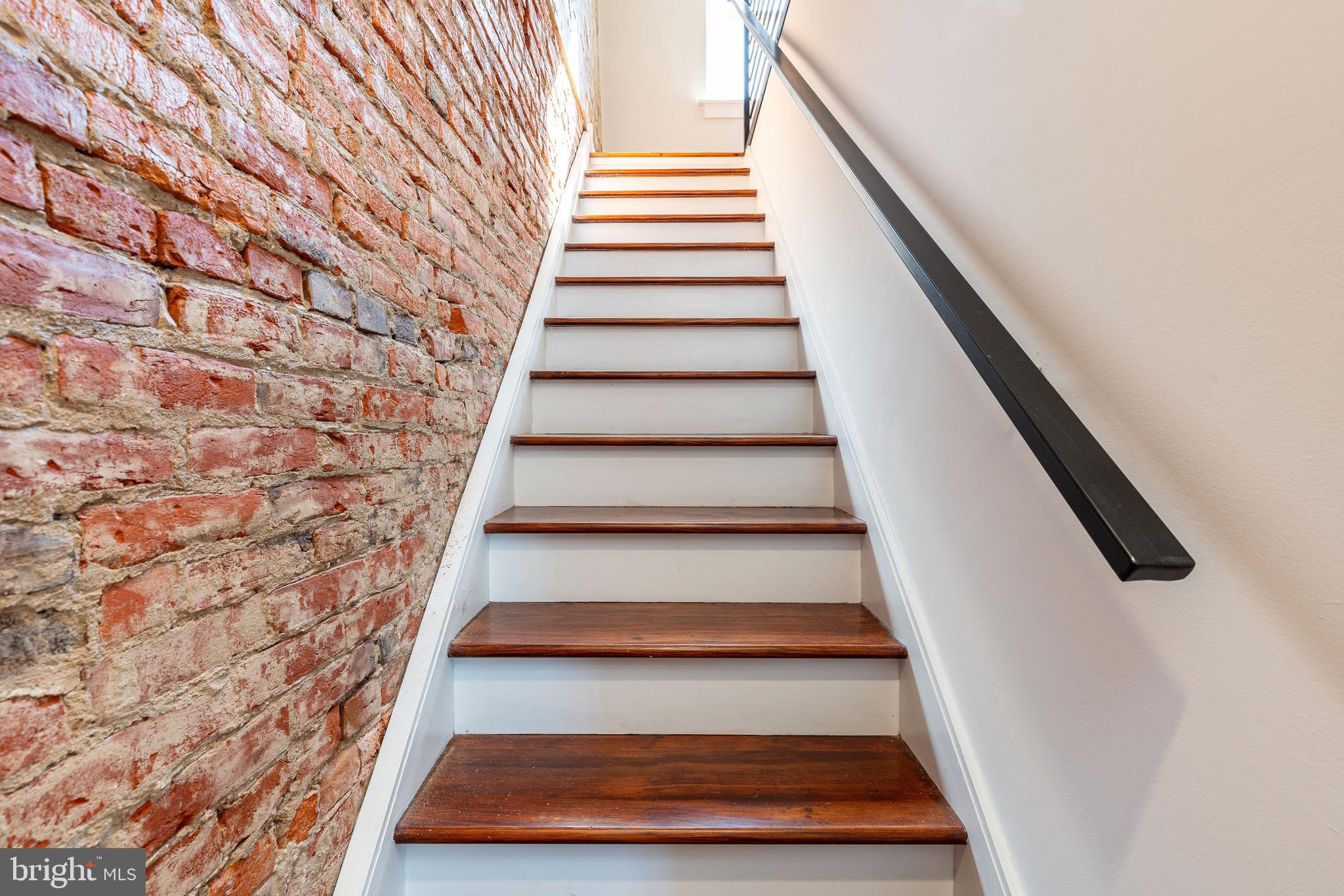 EAST KENSINGTON - Residential