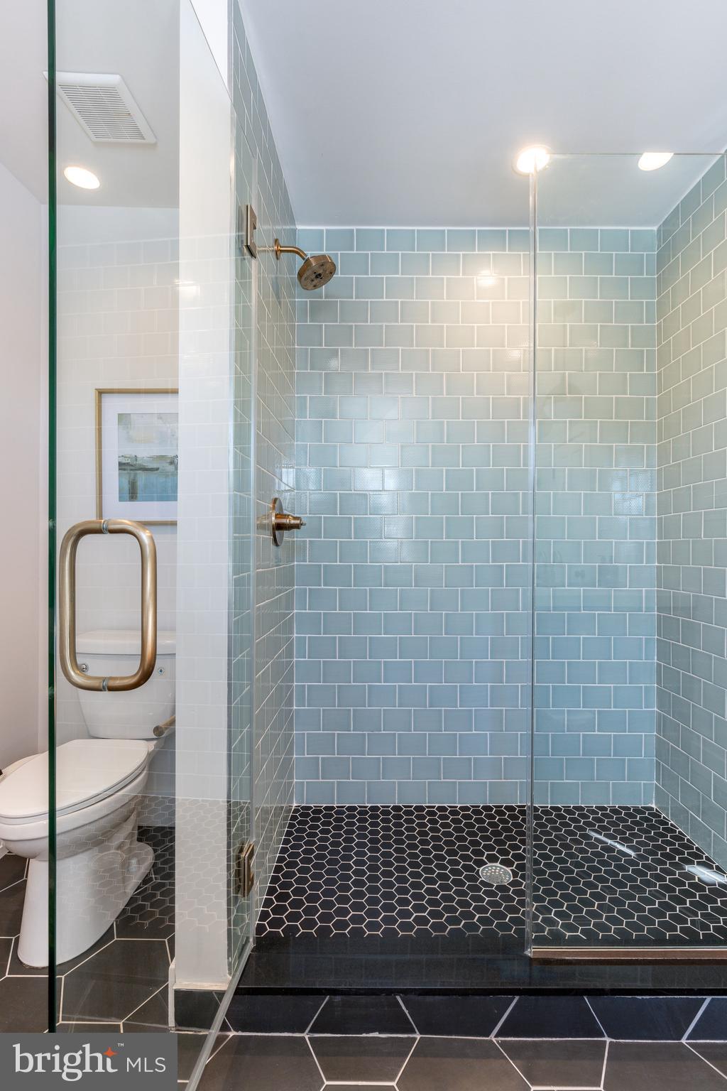 EAST KENSINGTON - Residential