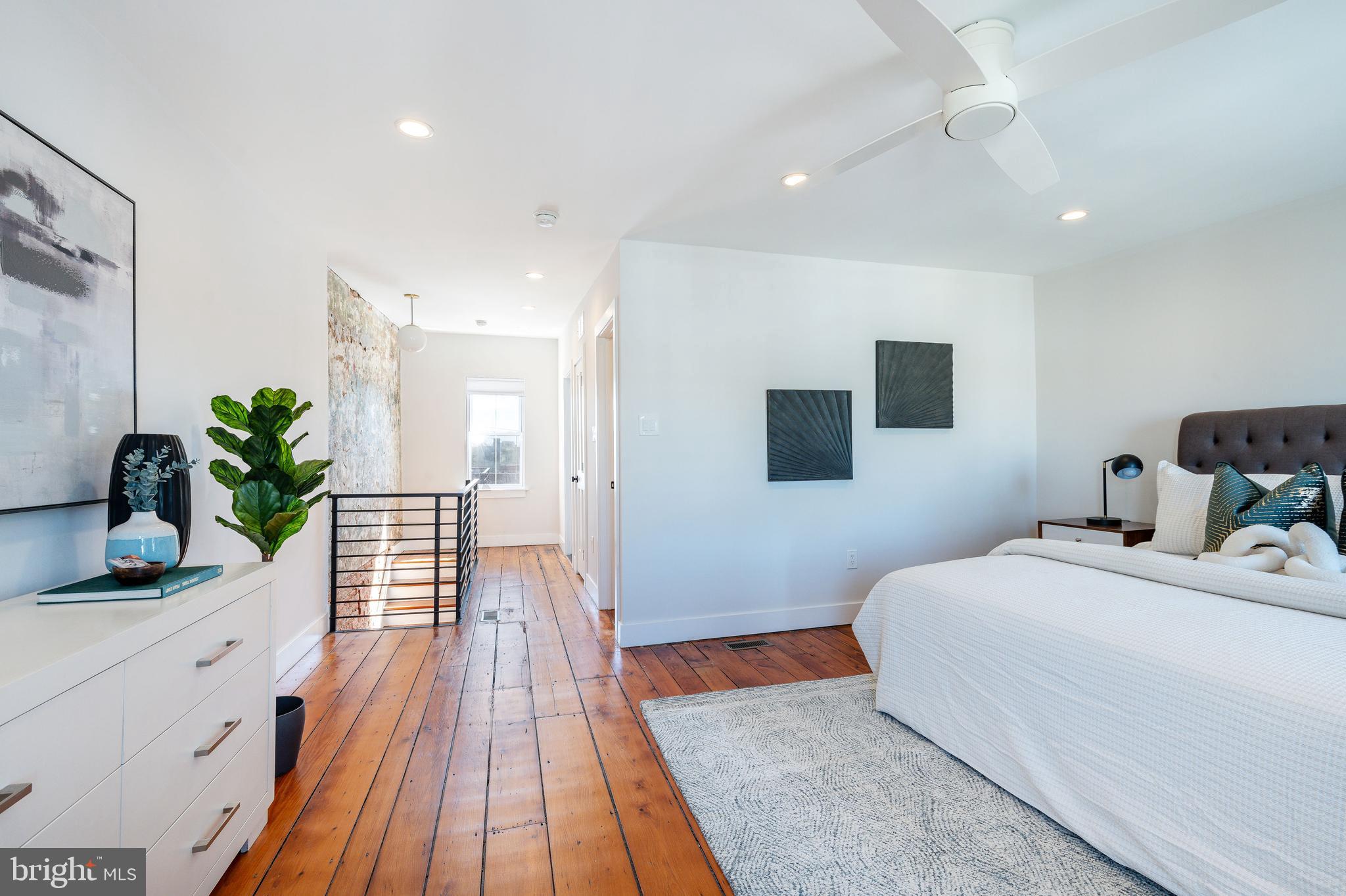 EAST KENSINGTON - Residential