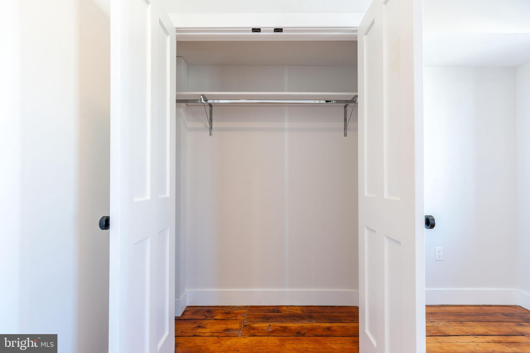 EAST KENSINGTON - Residential