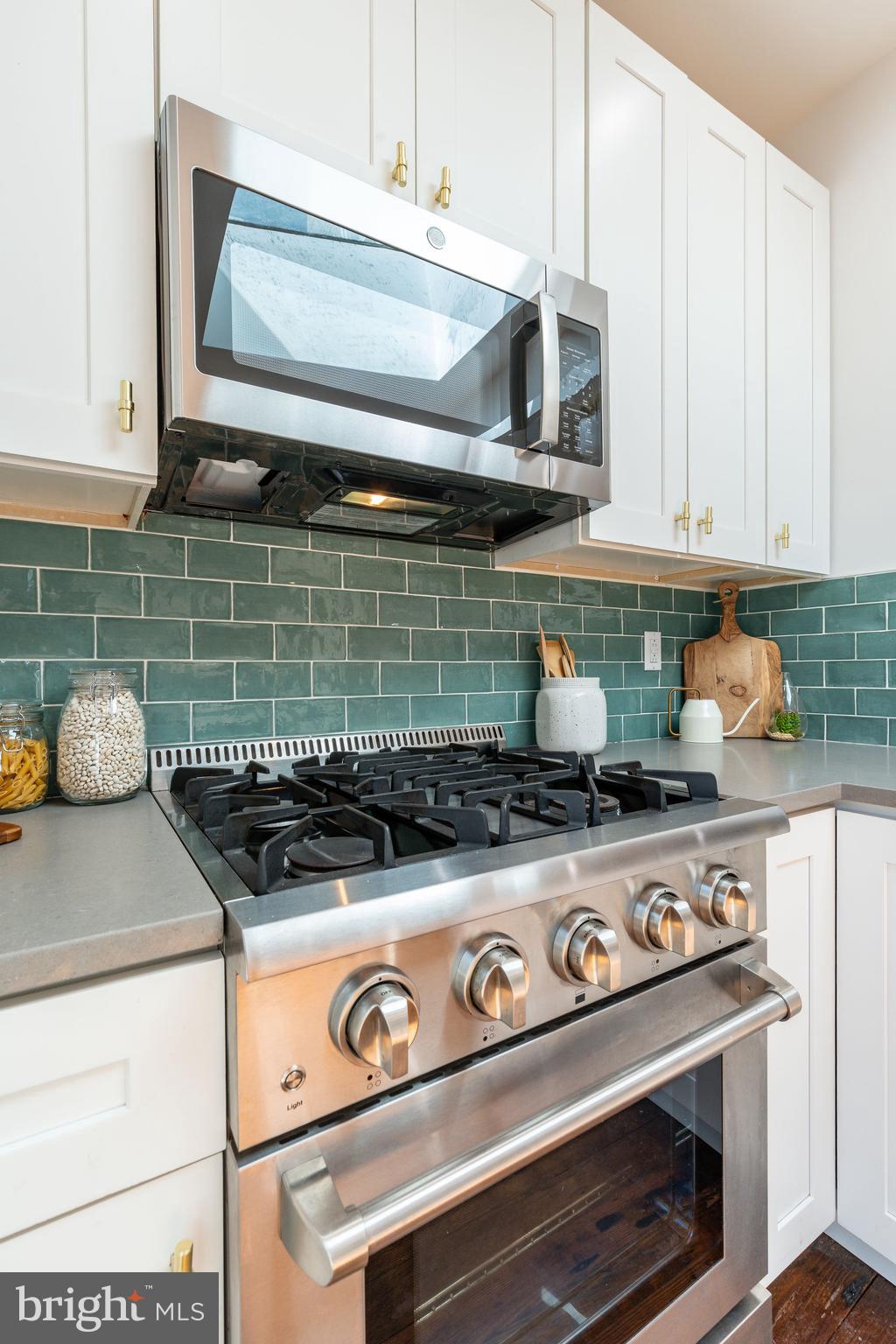 EAST KENSINGTON - Residential