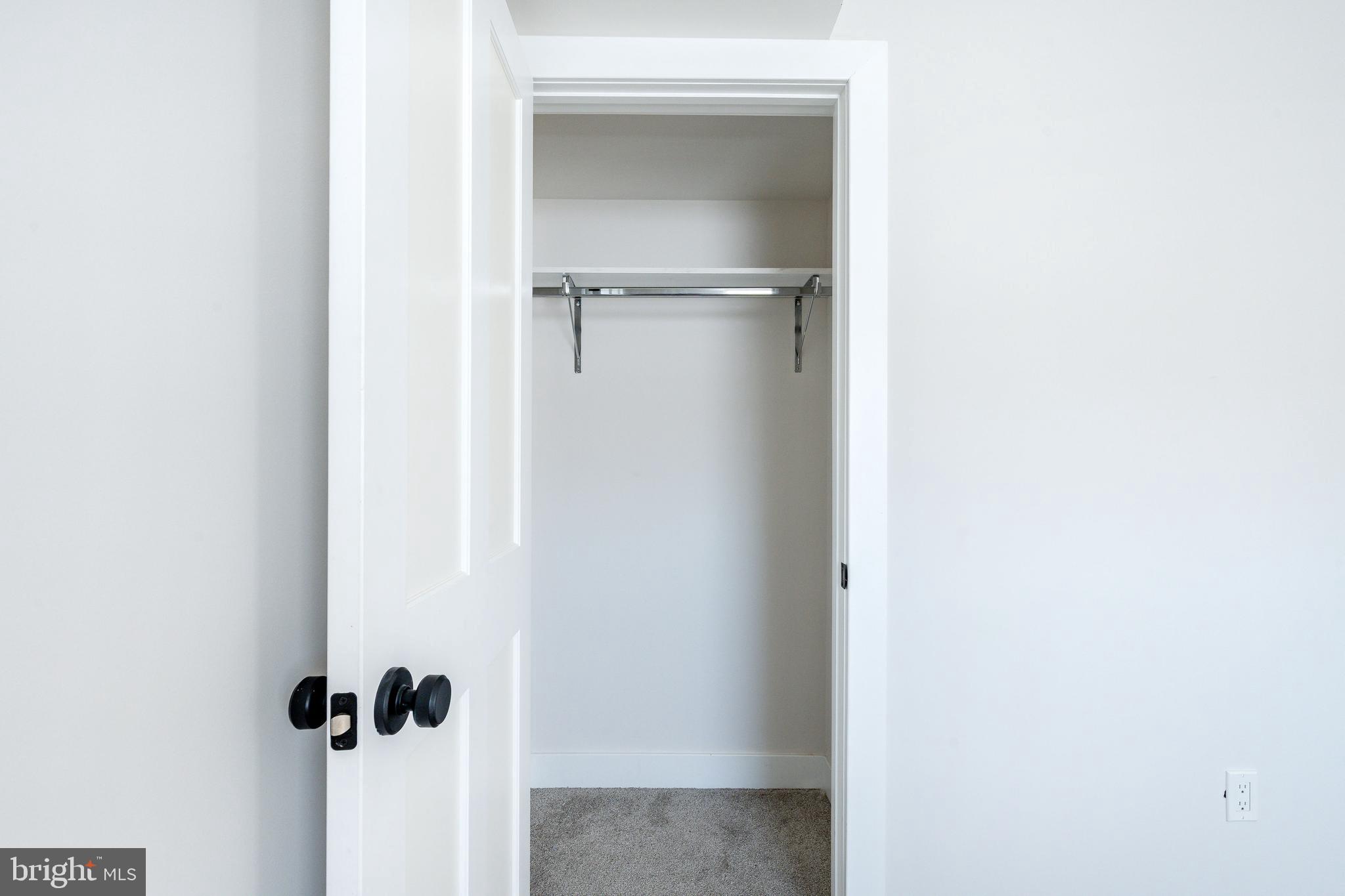 EAST KENSINGTON - Residential