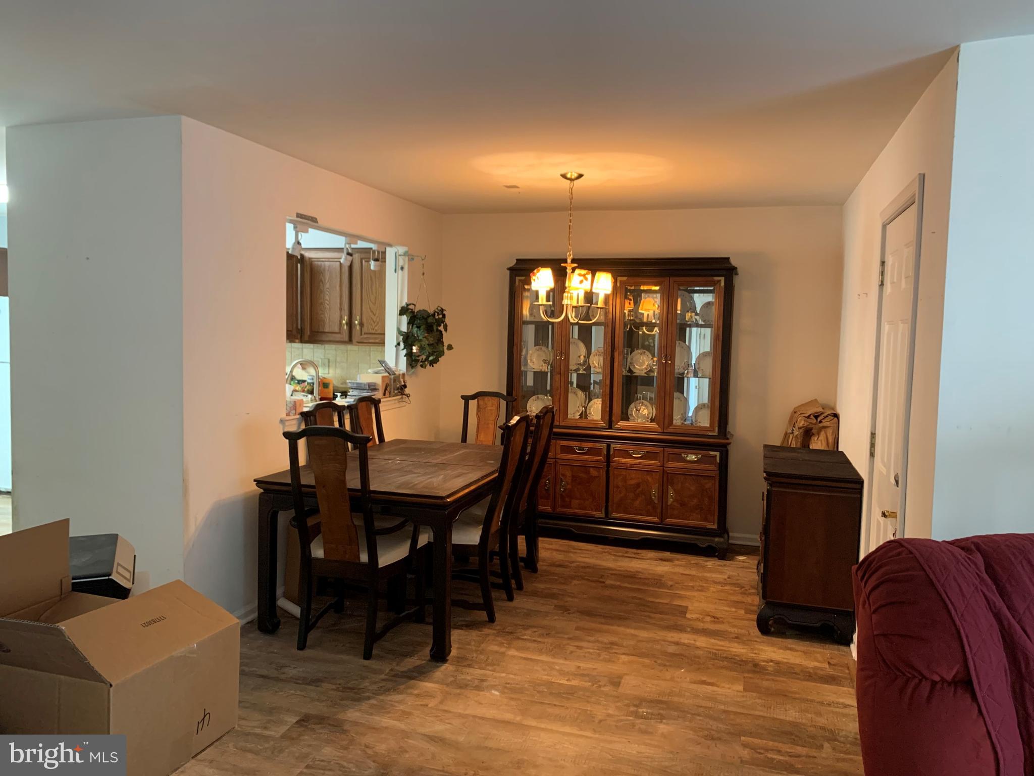 VILLAGE SHIRES - Residential