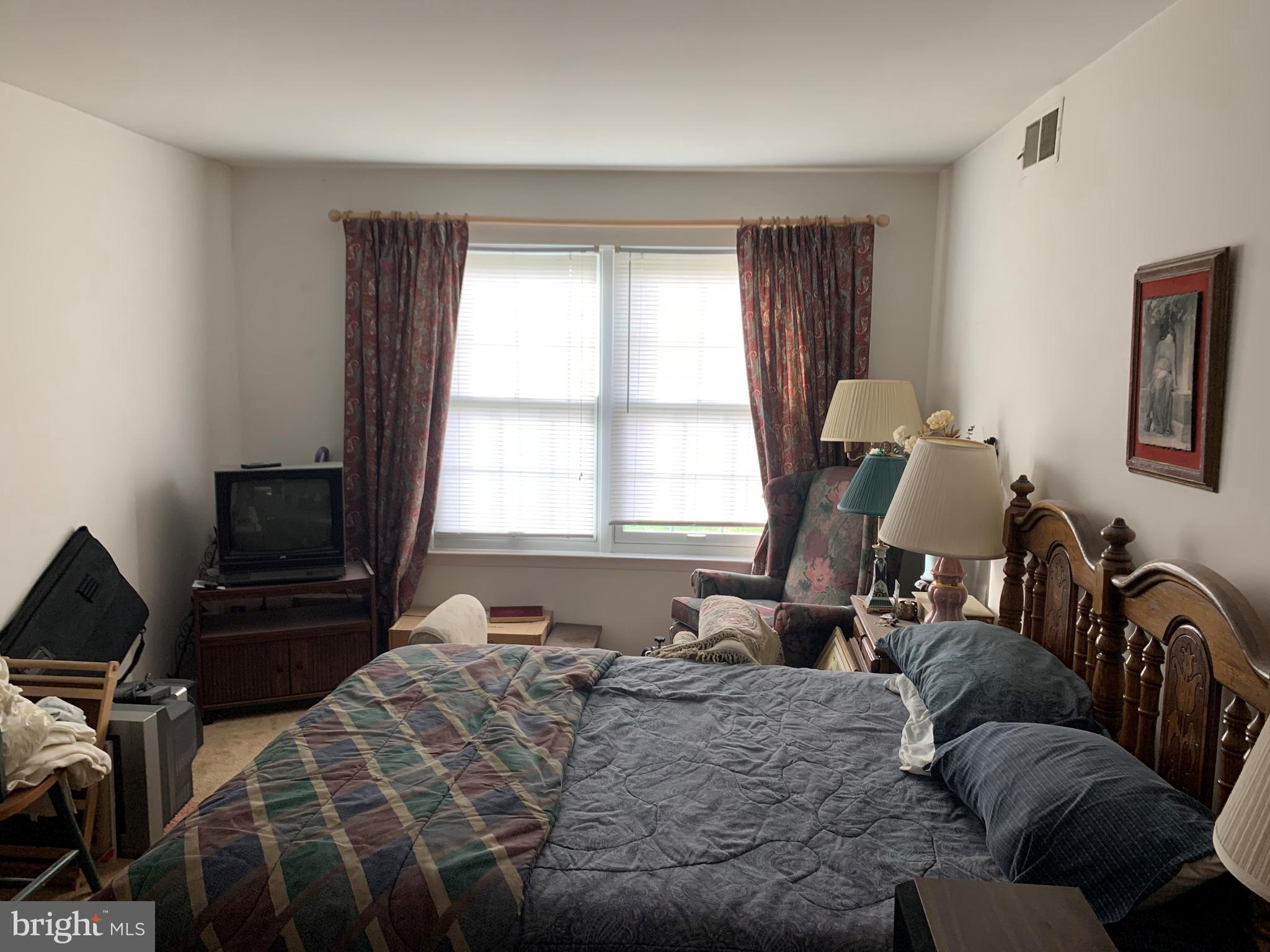 VILLAGE SHIRES - Residential