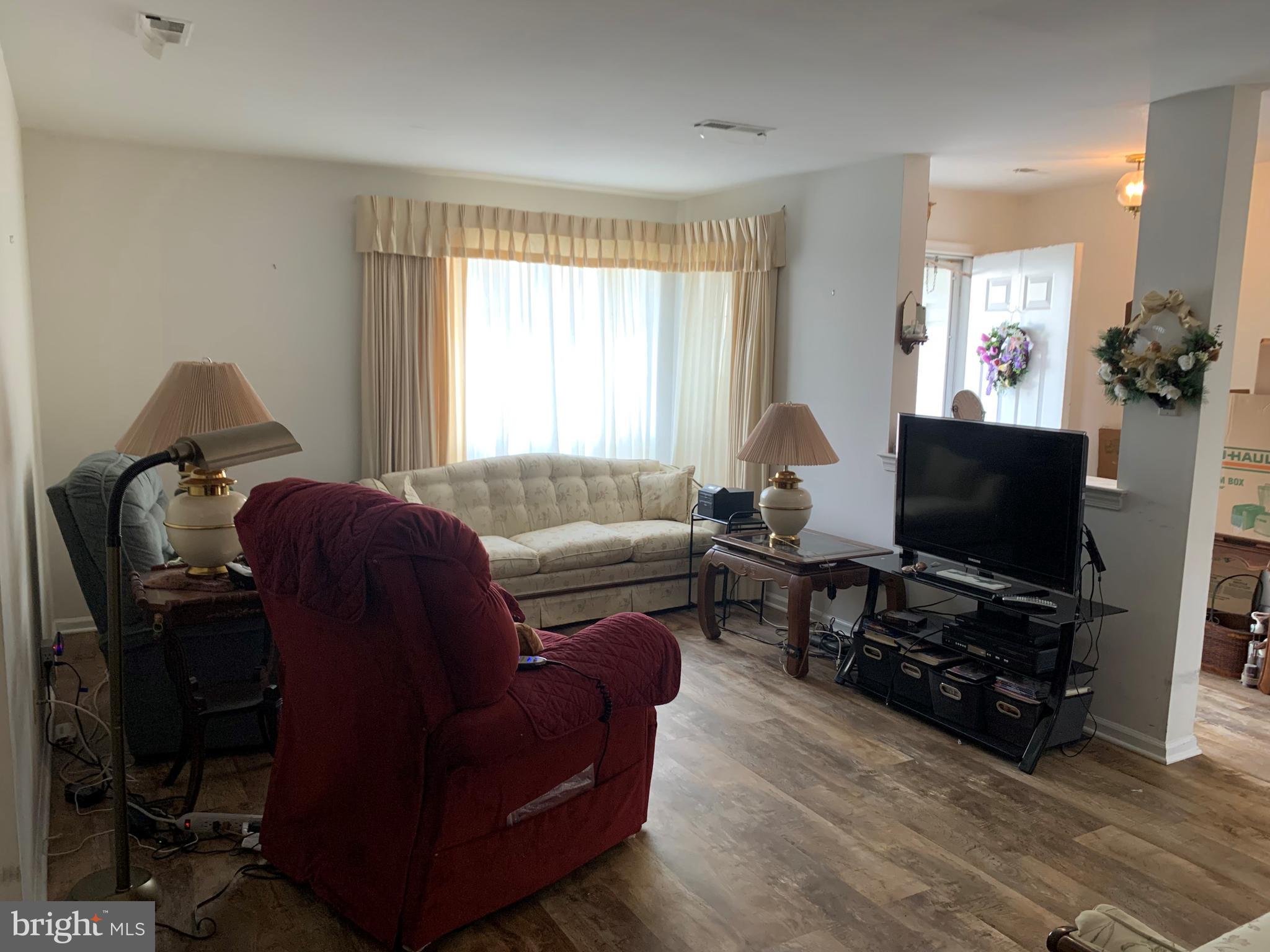 VILLAGE SHIRES - Residential