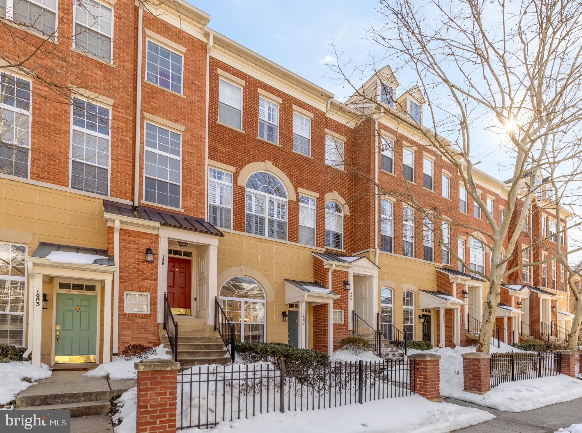 1887 CRESCENT PARK DRIVE 111A