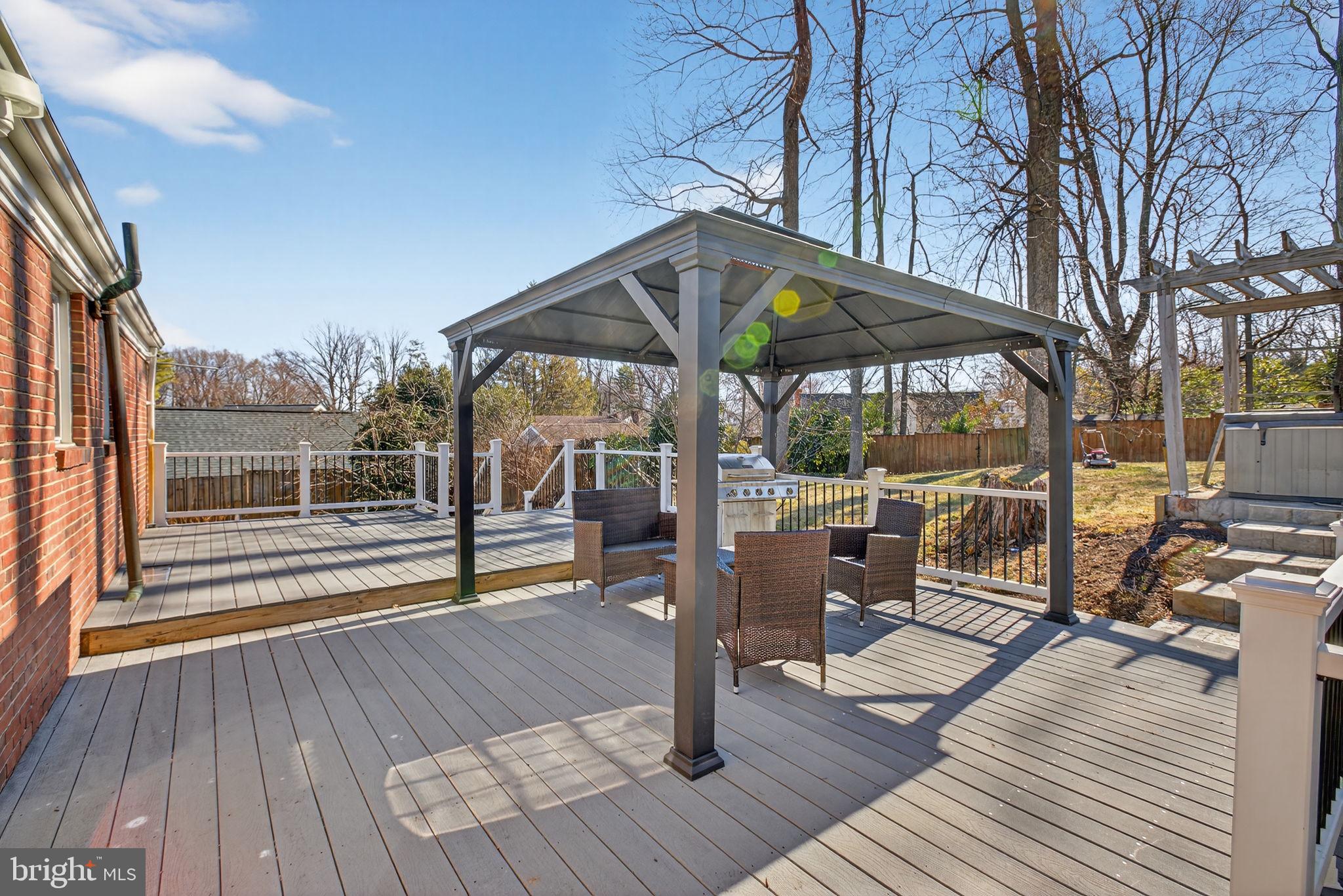 COLUMBIA PINES - Residential