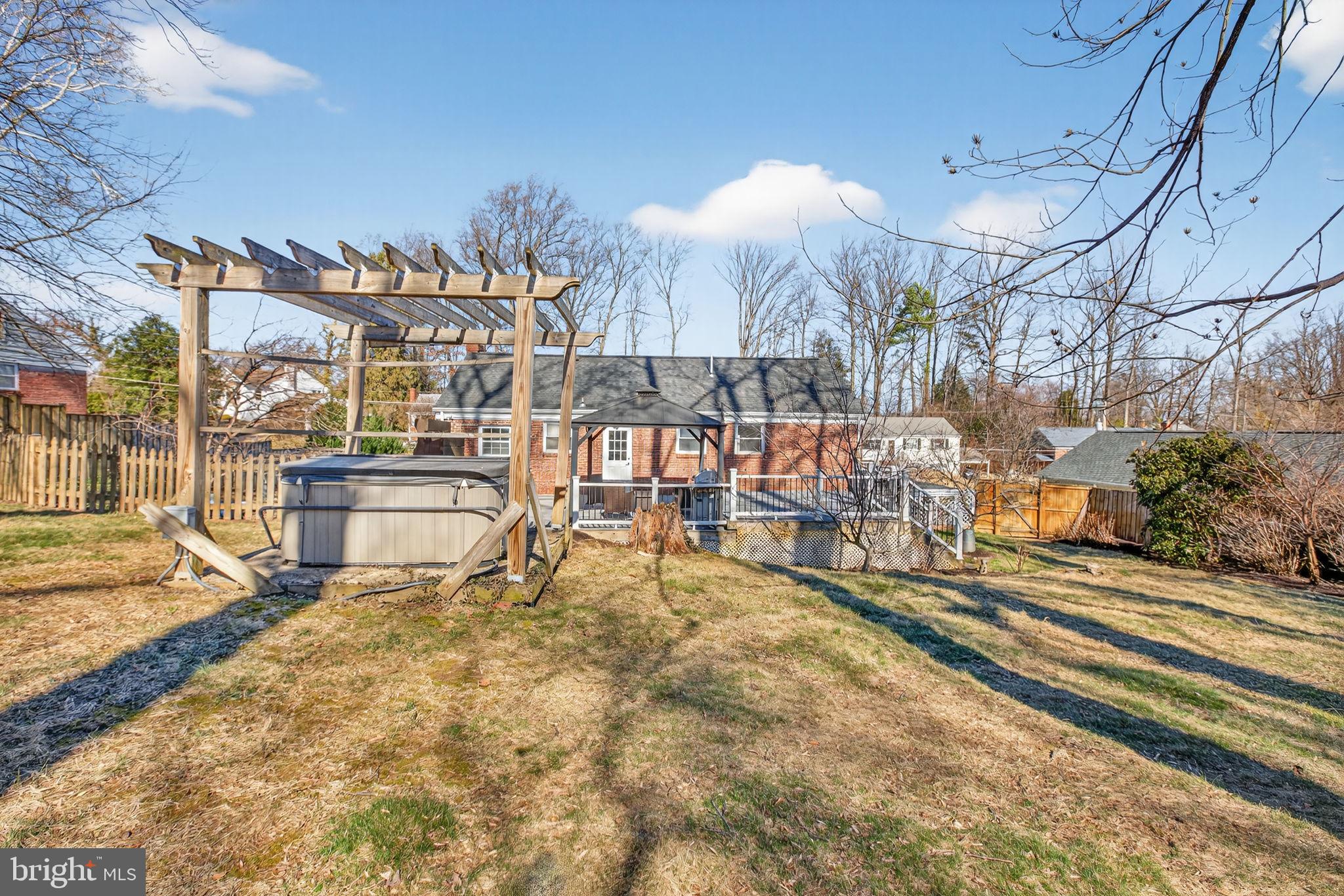 COLUMBIA PINES - Residential