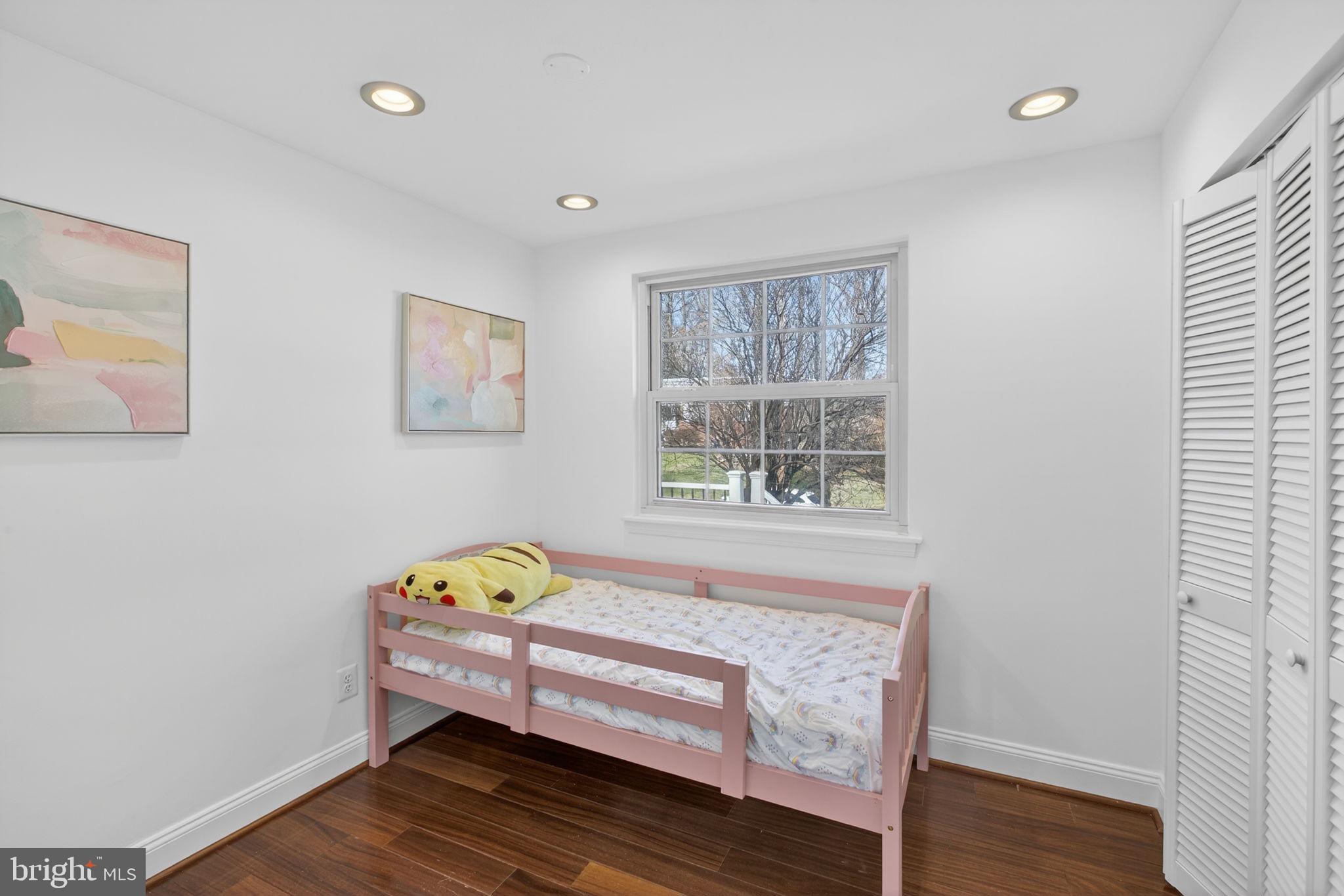 COLUMBIA PINES - Residential