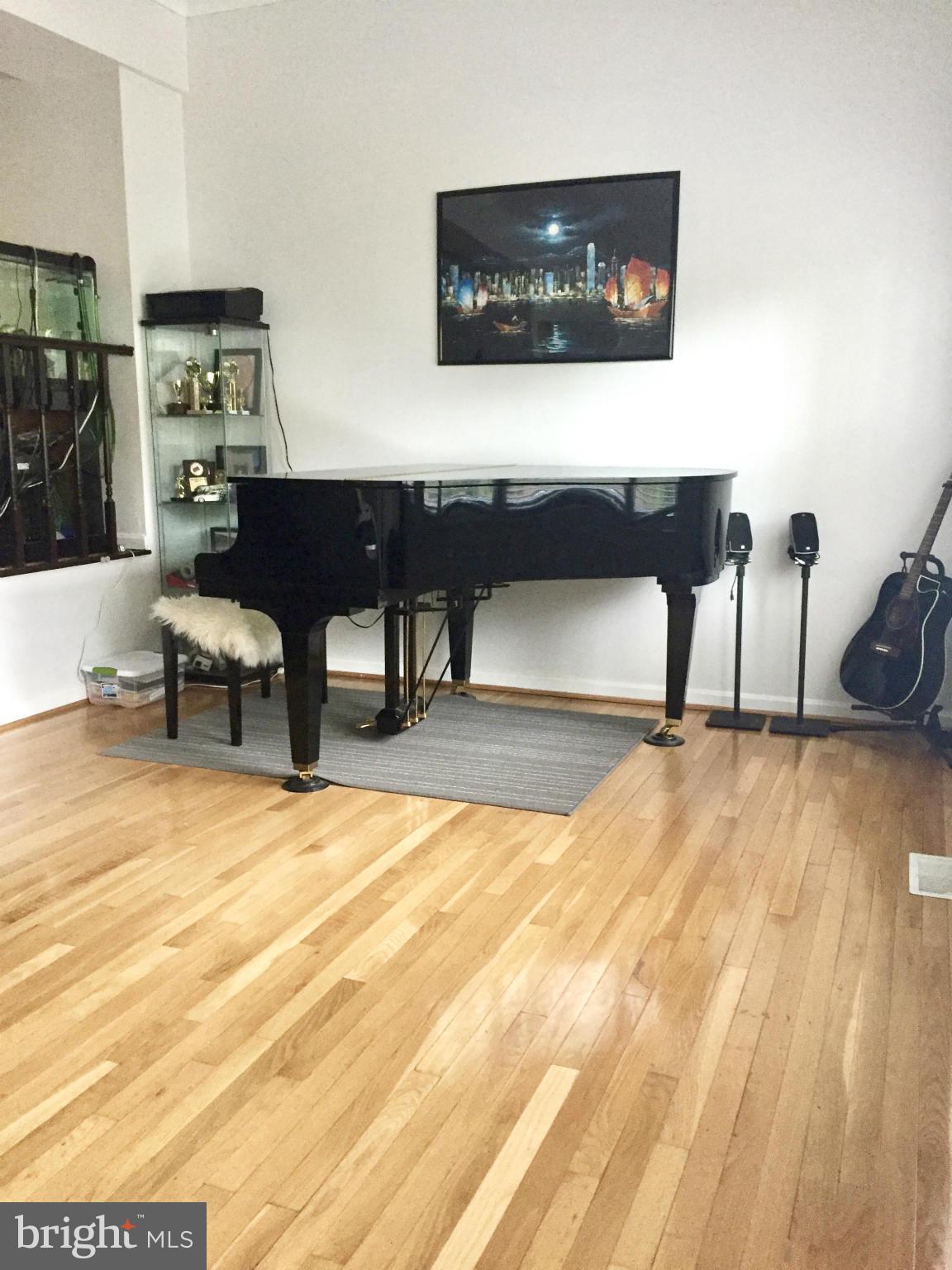 OLD MILL COMMUNITY - Residential