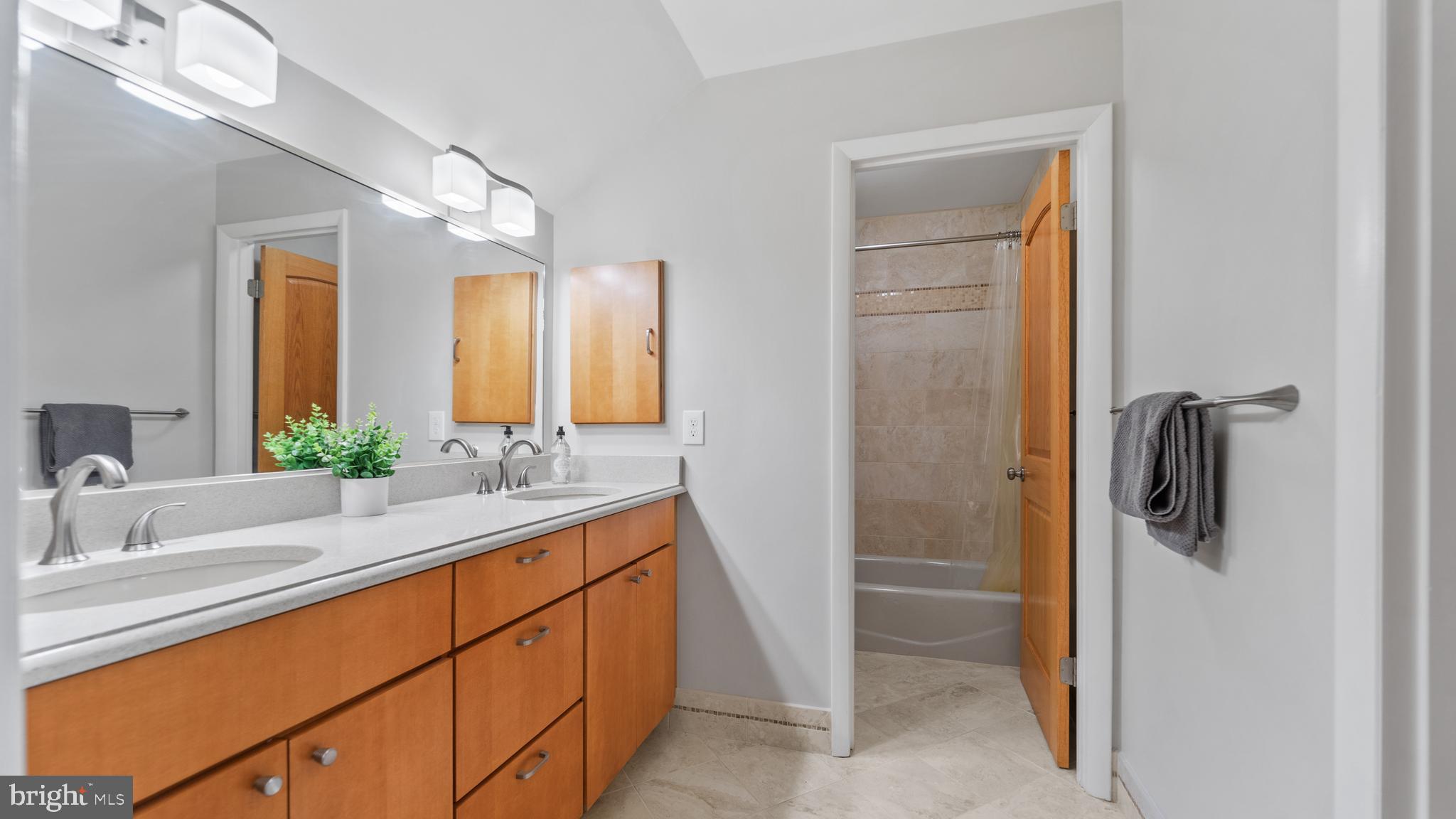 WORTHINGTON HILLSIDE II - Residential