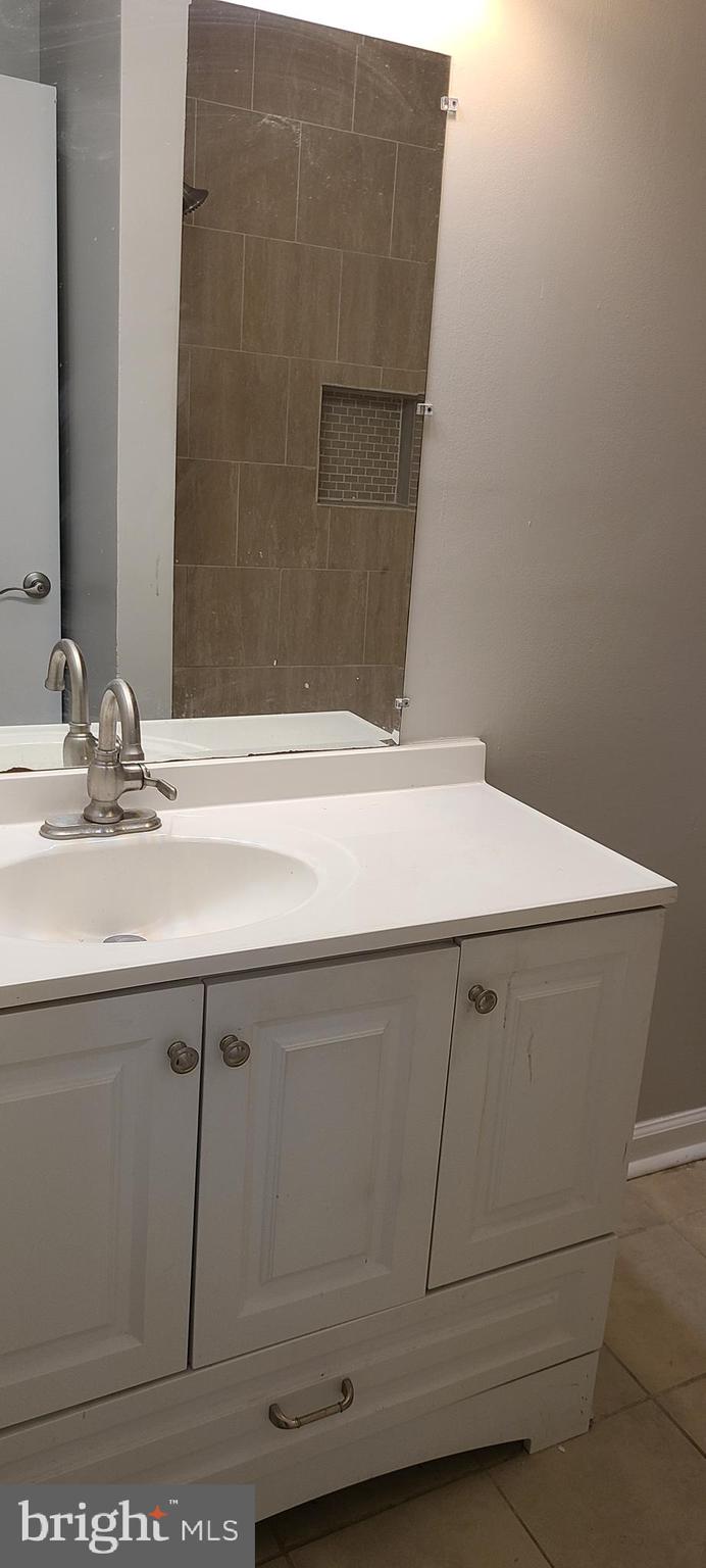 HIGHLAND - Residential Lease