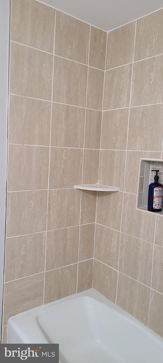 HIGHLAND - Residential Lease