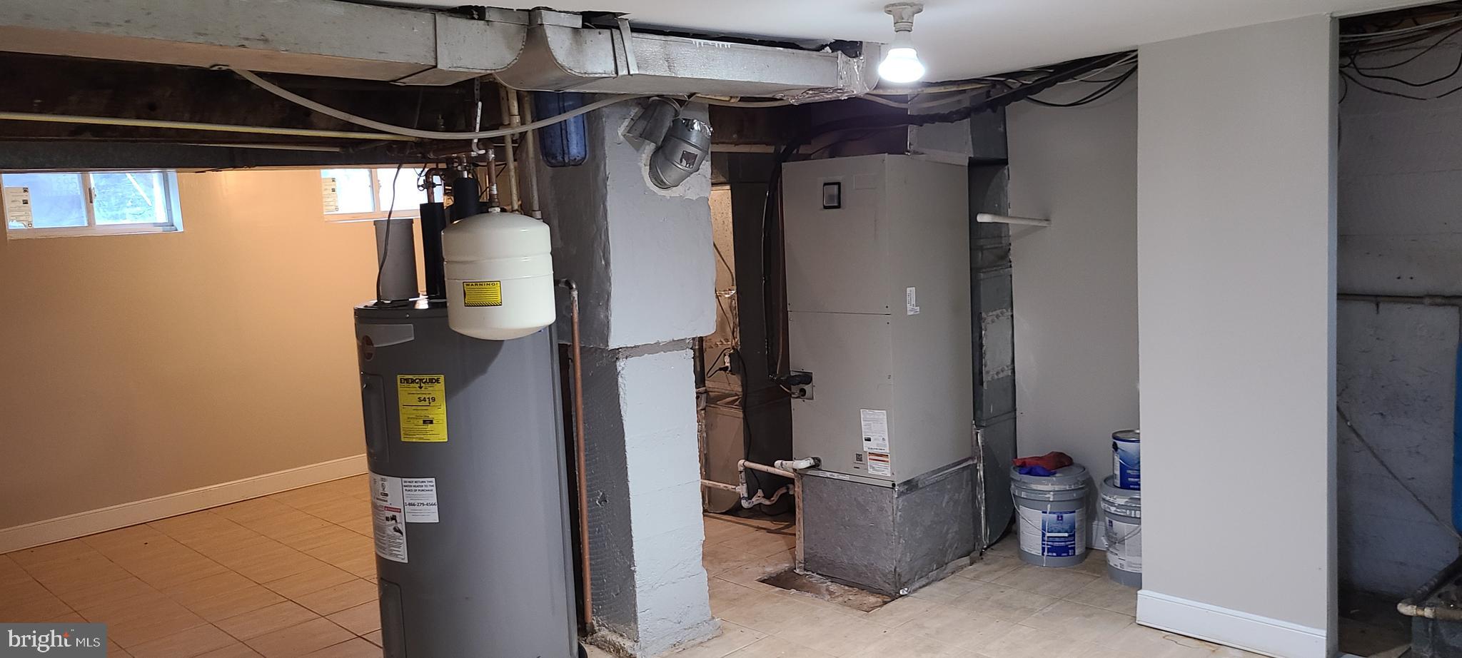 HIGHLAND - Residential Lease