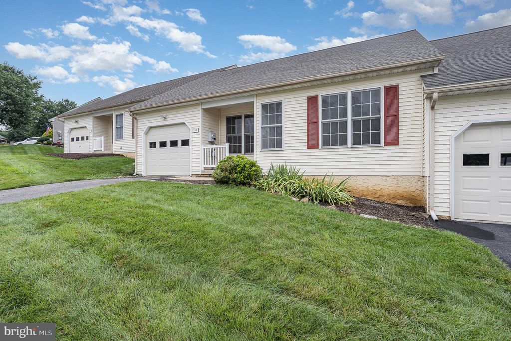 Photo of 25 Knollwood Road, MILLERSVILLE, PA 17551 (MLS # PALA2073034)