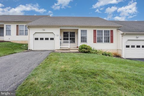 Photo of 25 Knollwood Road, MILLERSVILLE, PA 17551 (MLS # PALA2073034)