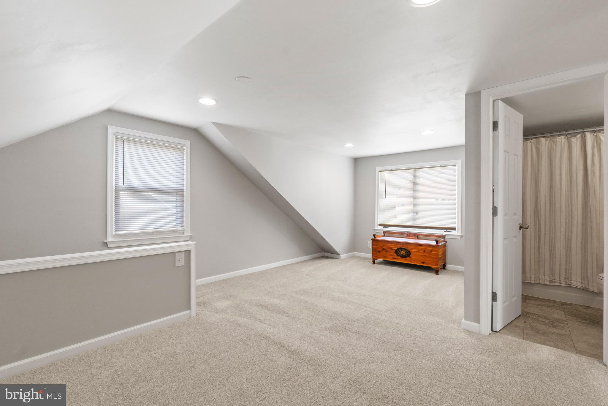 MARYLAND MANOR - Residential