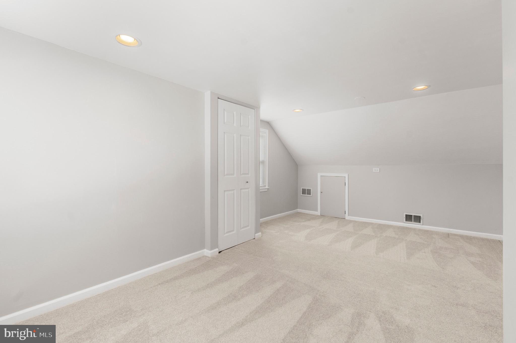 MARYLAND MANOR - Residential