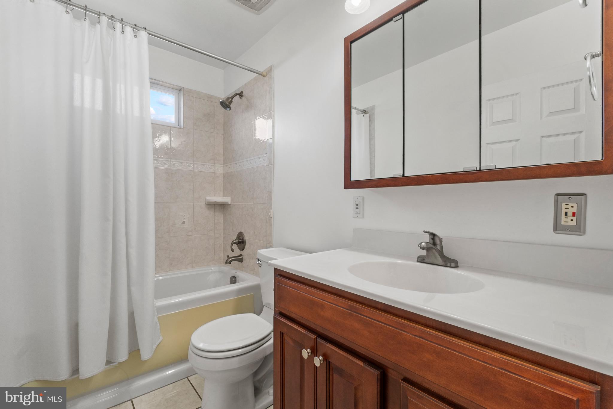 MARYLAND MANOR - Residential