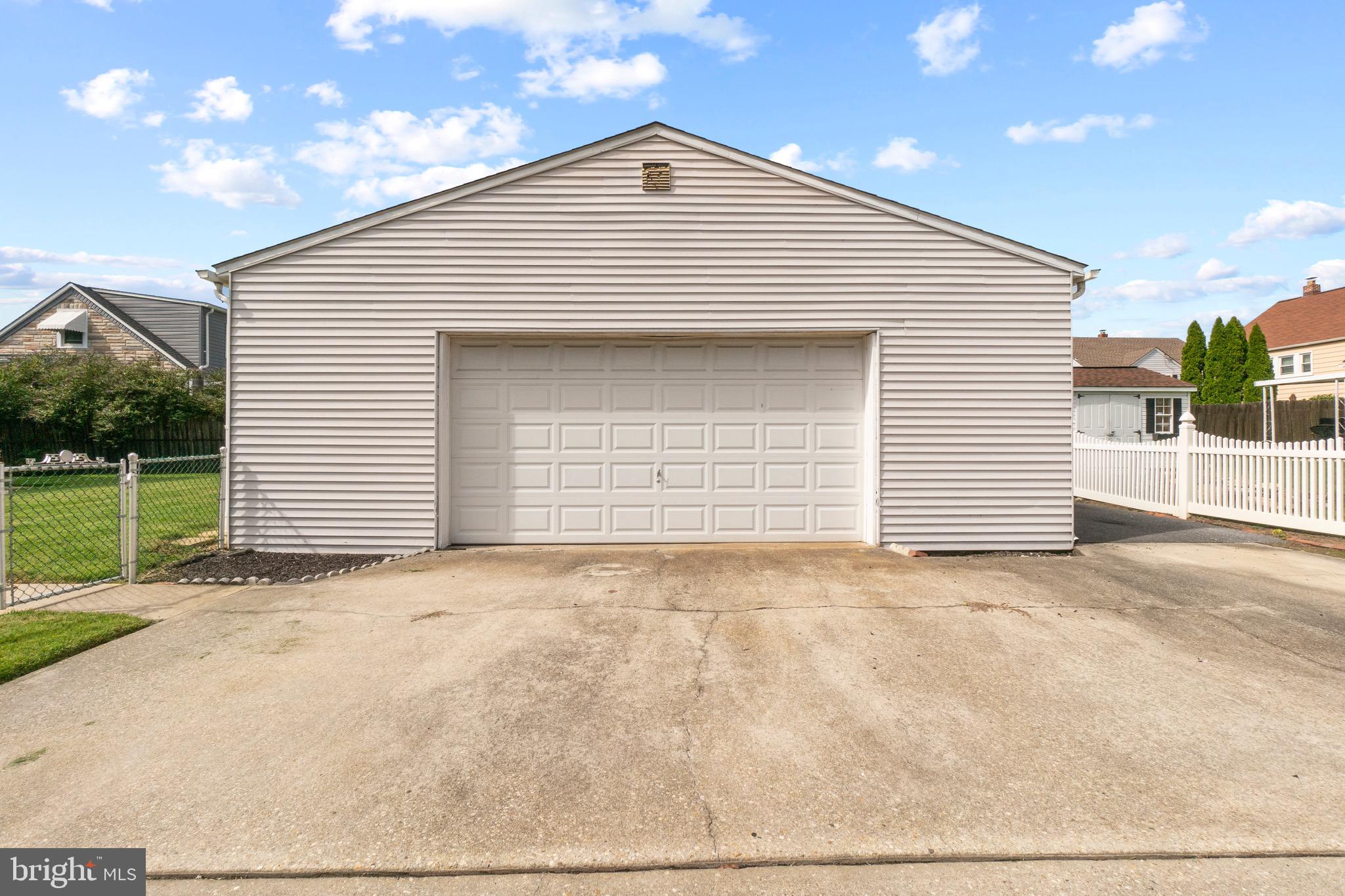 MARYLAND MANOR - Residential