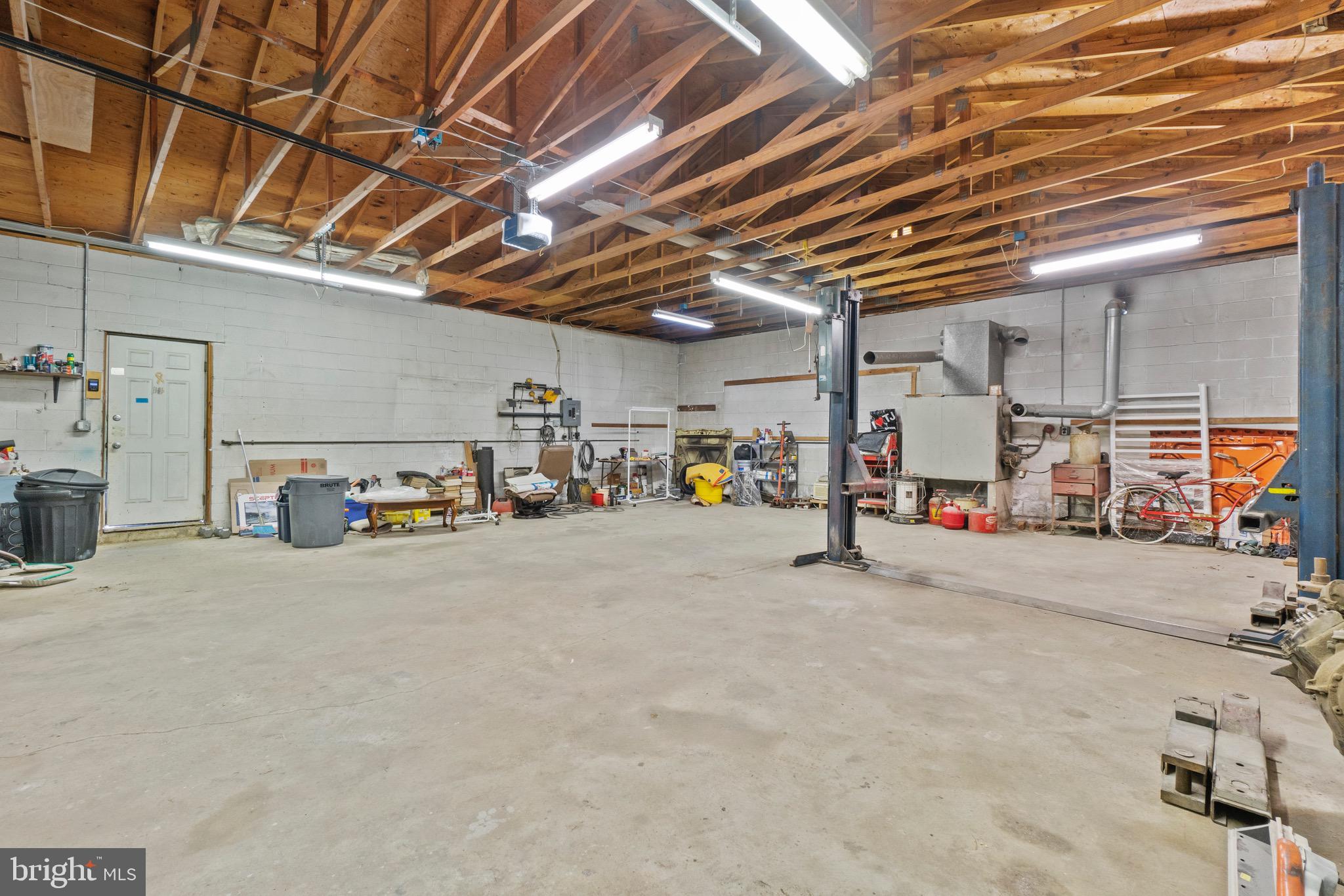 MARYLAND MANOR - Residential