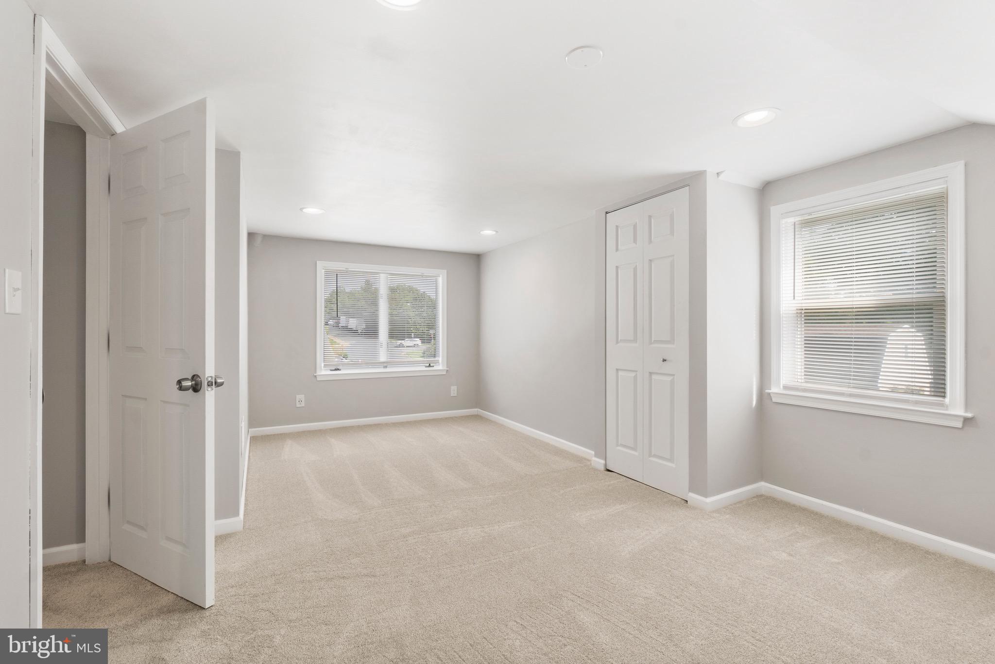 MARYLAND MANOR - Residential