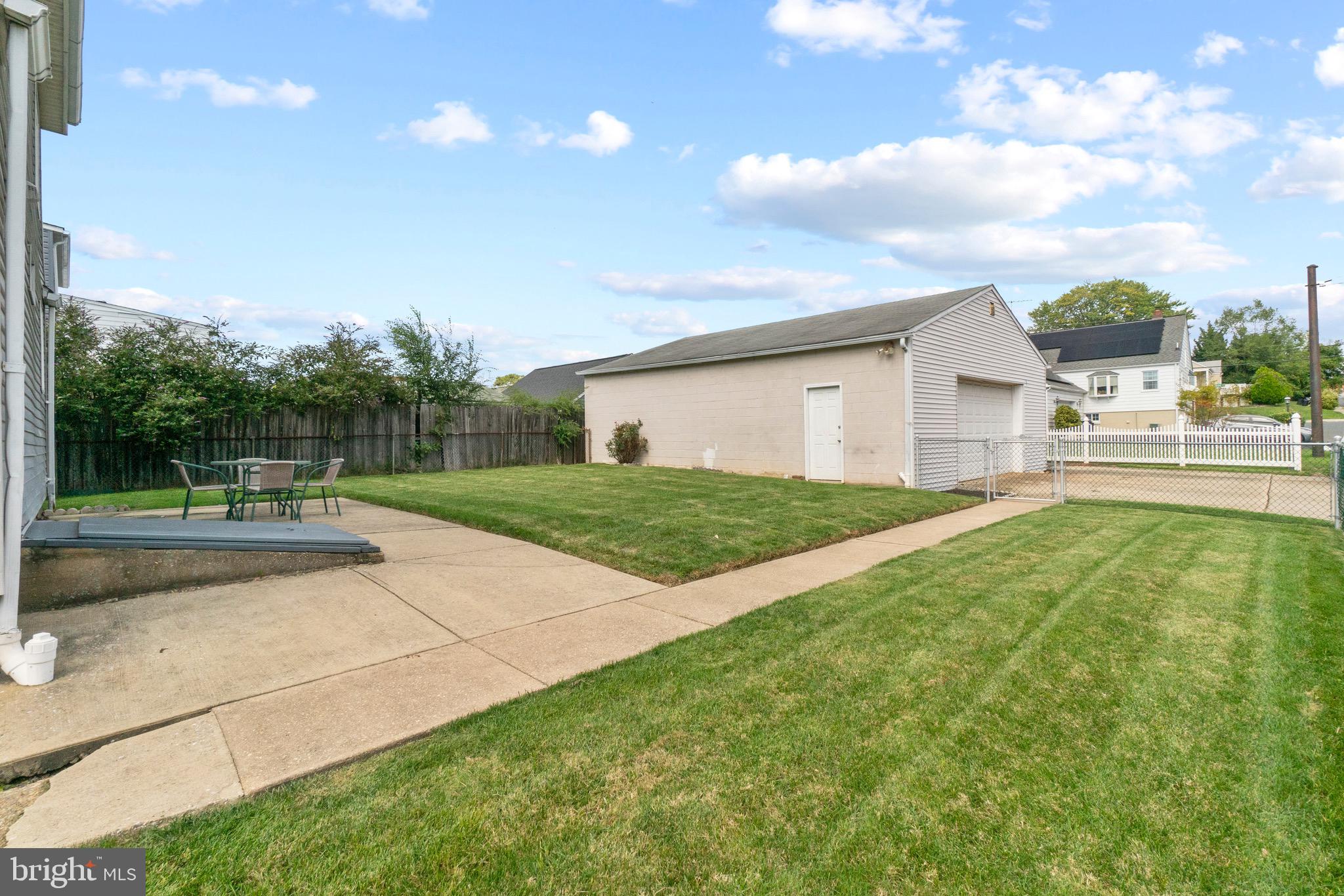 MARYLAND MANOR - Residential