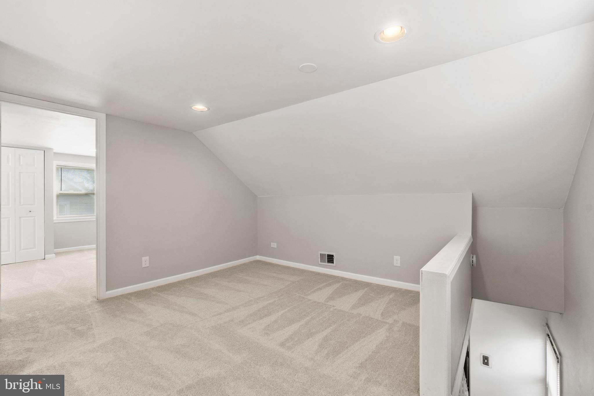 MARYLAND MANOR - Residential