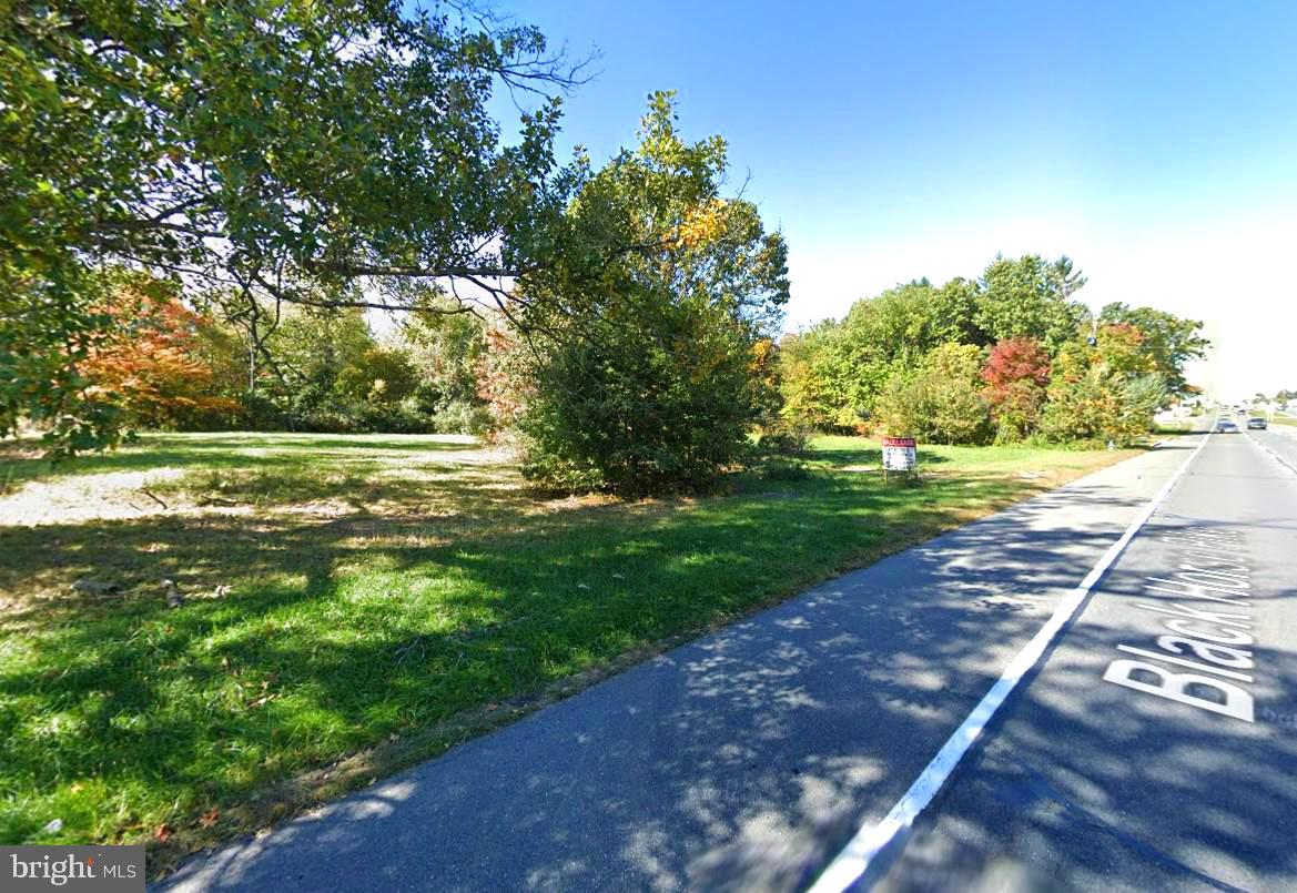 1361 N BLACK HORSE PK