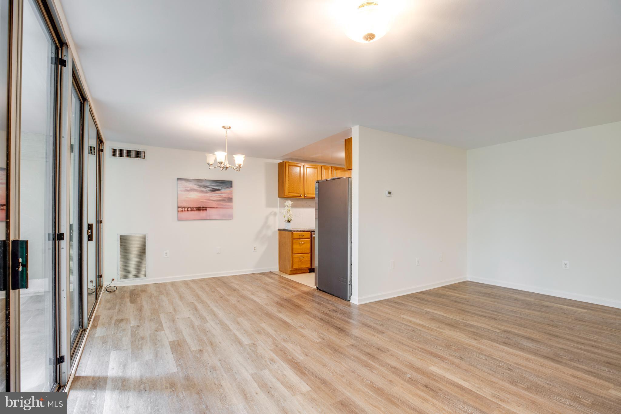 BRIARWOOD COURT - Residential