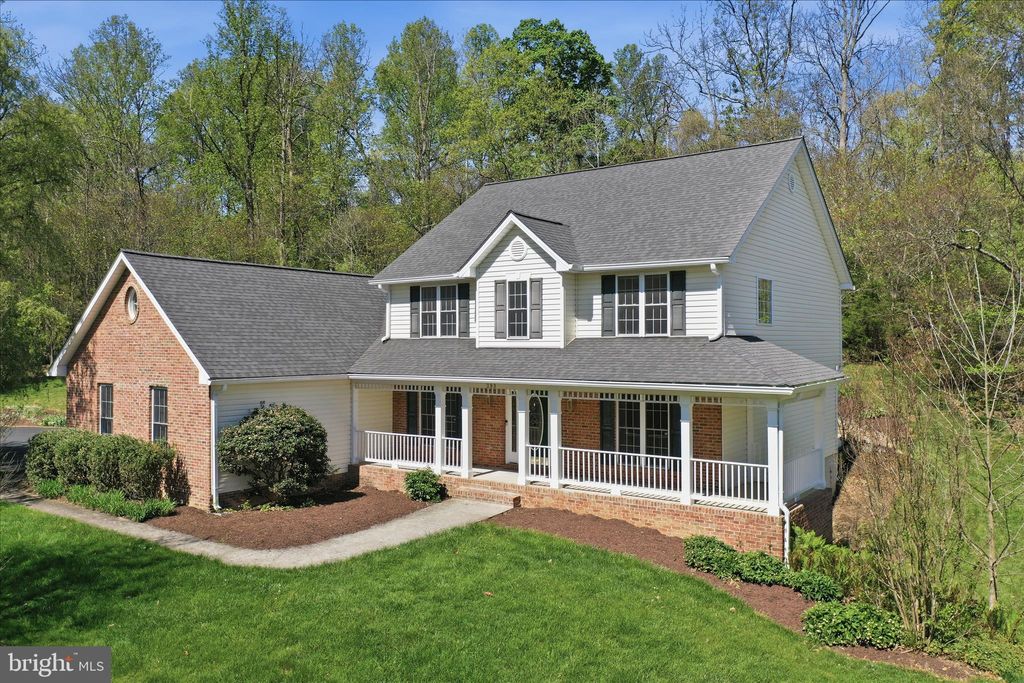 Photo of 293 Skylar Lanes Way, WINCHESTER, VA 22603 (MLS # VAFV2041090)